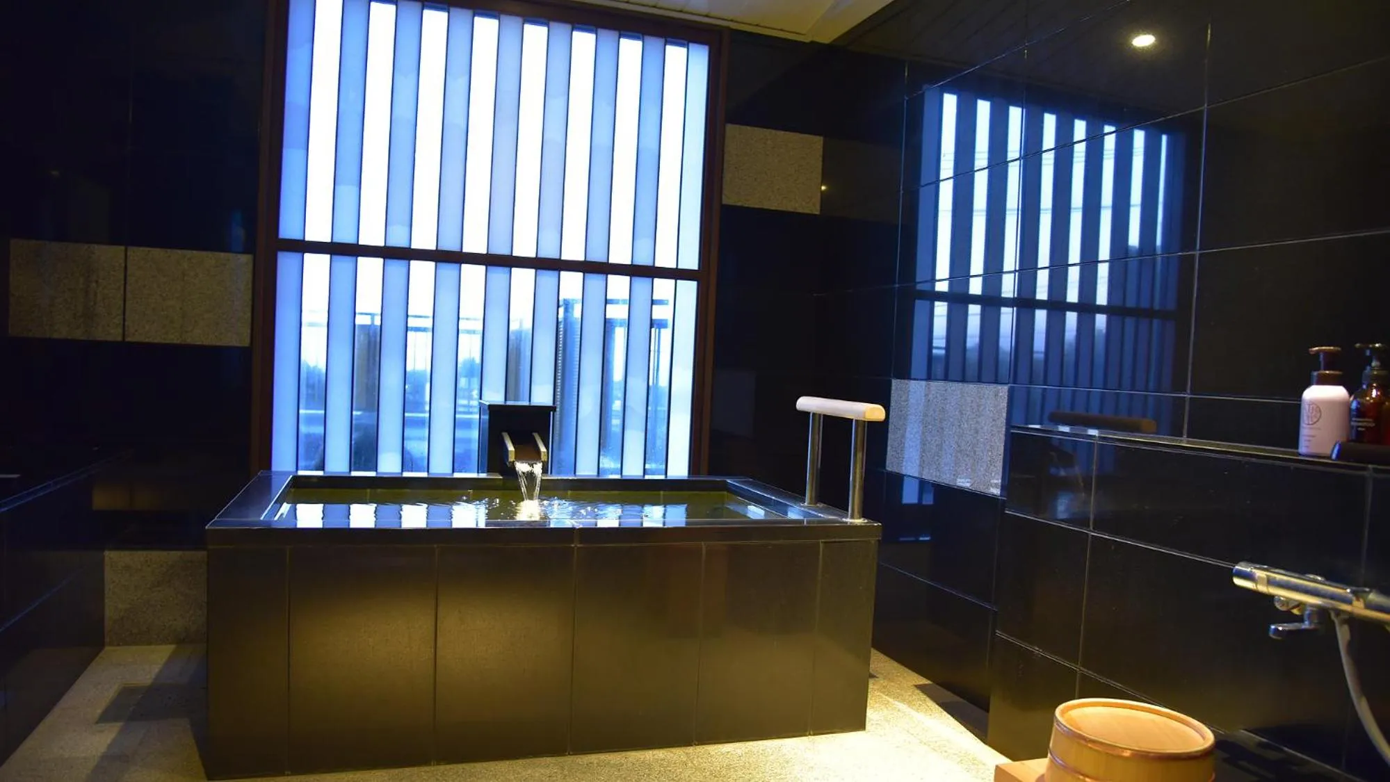 Hot Spring Bath in Arima Onsen Taketoritei Maruyama