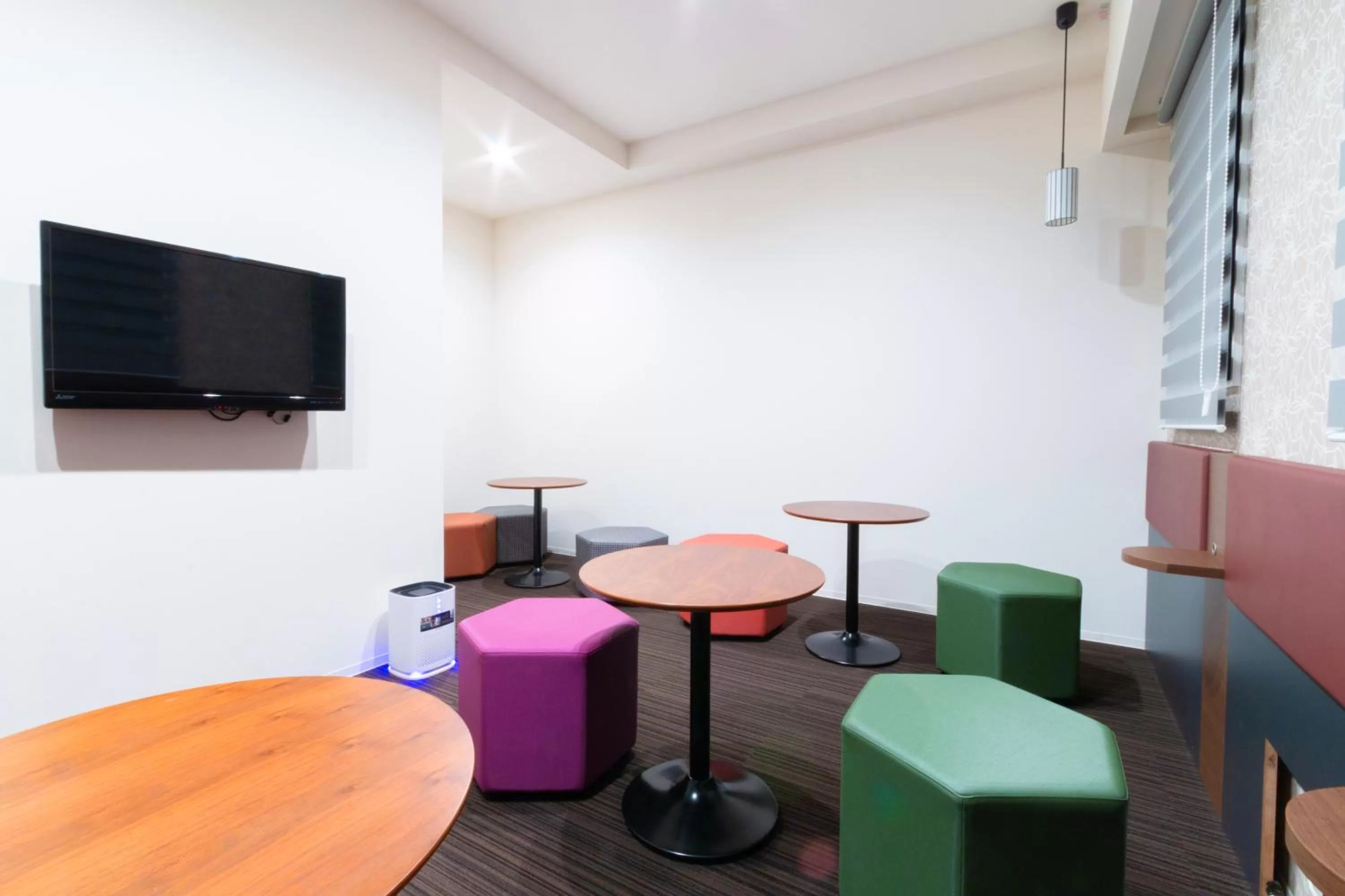 Communal lounge/ TV room, TV/Entertainment Center in Meldia Stay Nijojo IWAGAMI