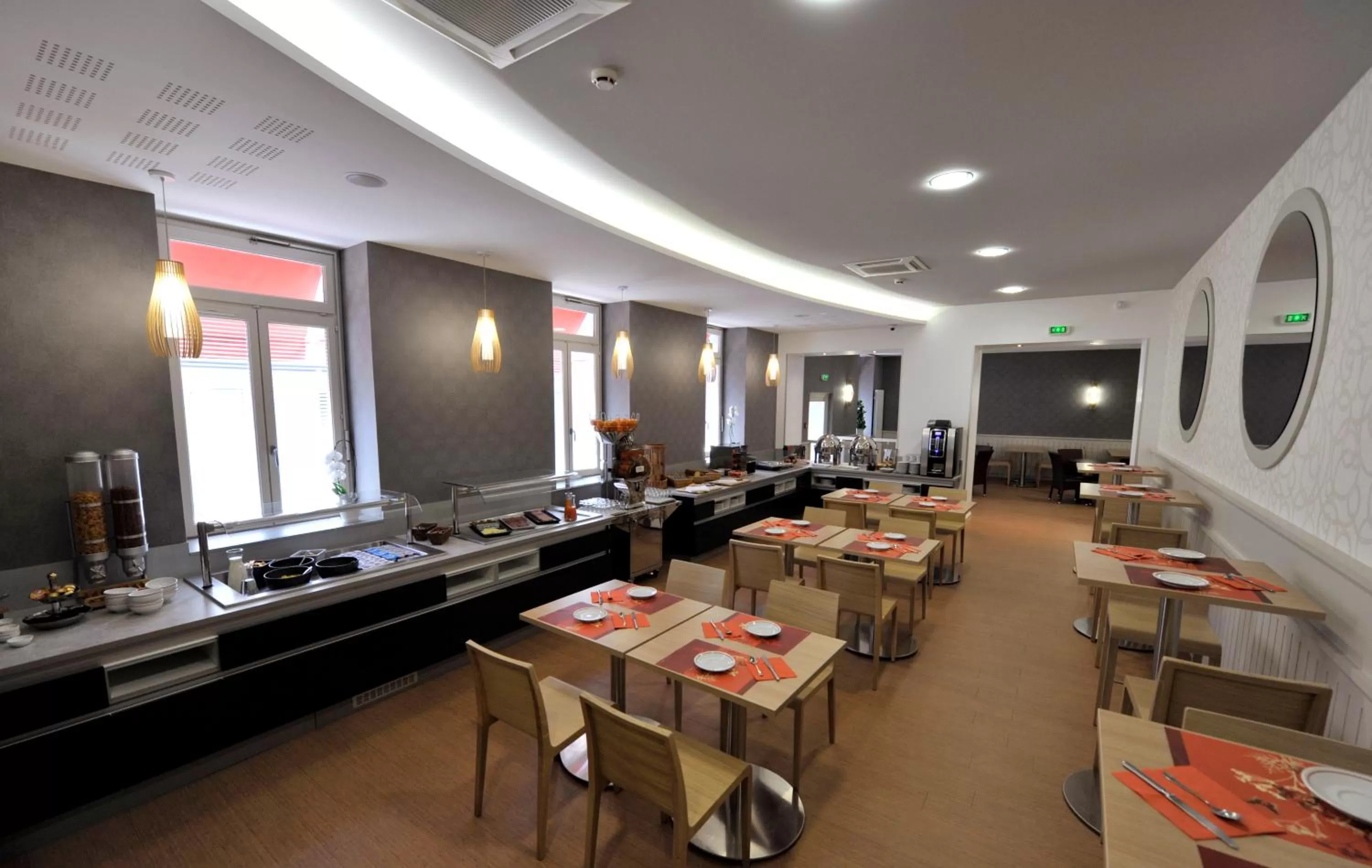 Restaurant/places to eat in LOGIS Hôtel de Bourgogne - Mâcon