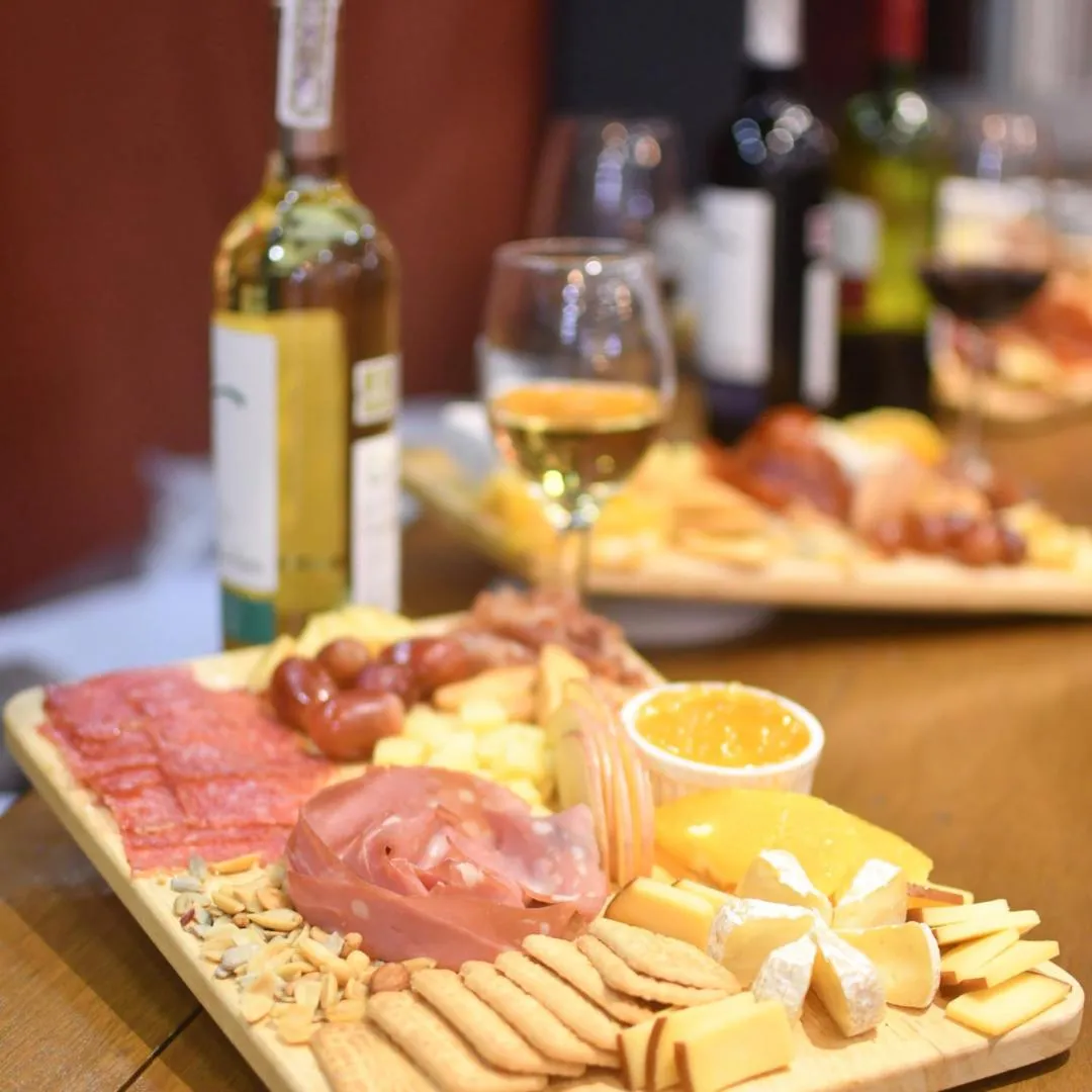 Jade Hotel and Suites