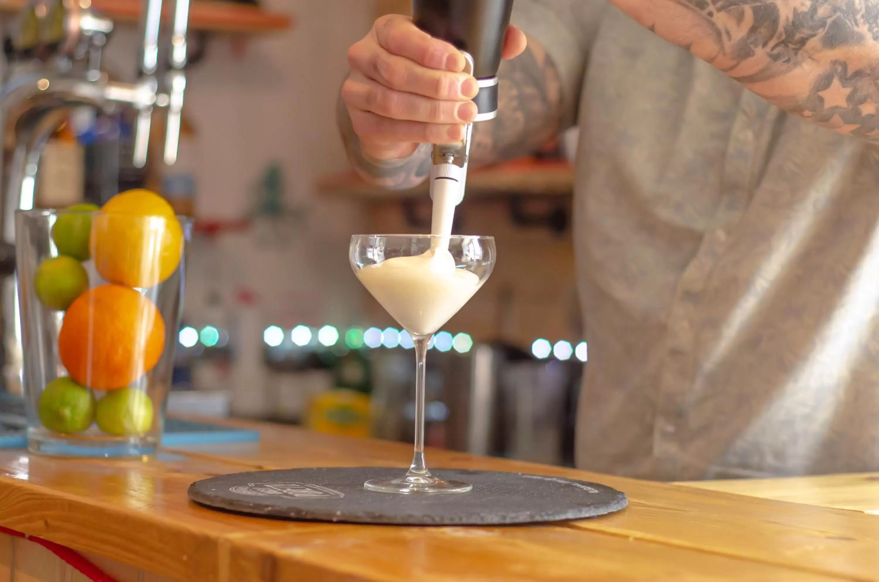 Lounge or bar in Molesworth Arms