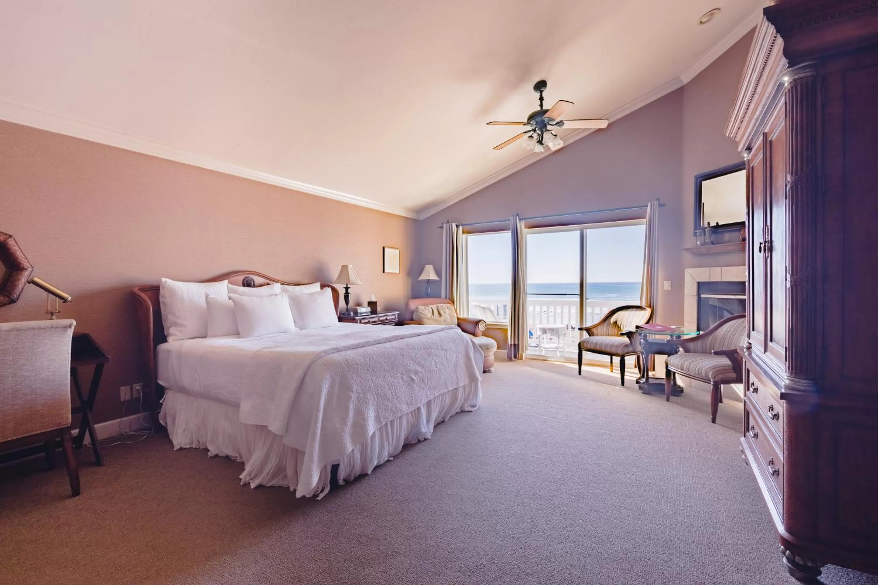 Photo of the whole room, Bed in On the Beach Bed and Breakfast