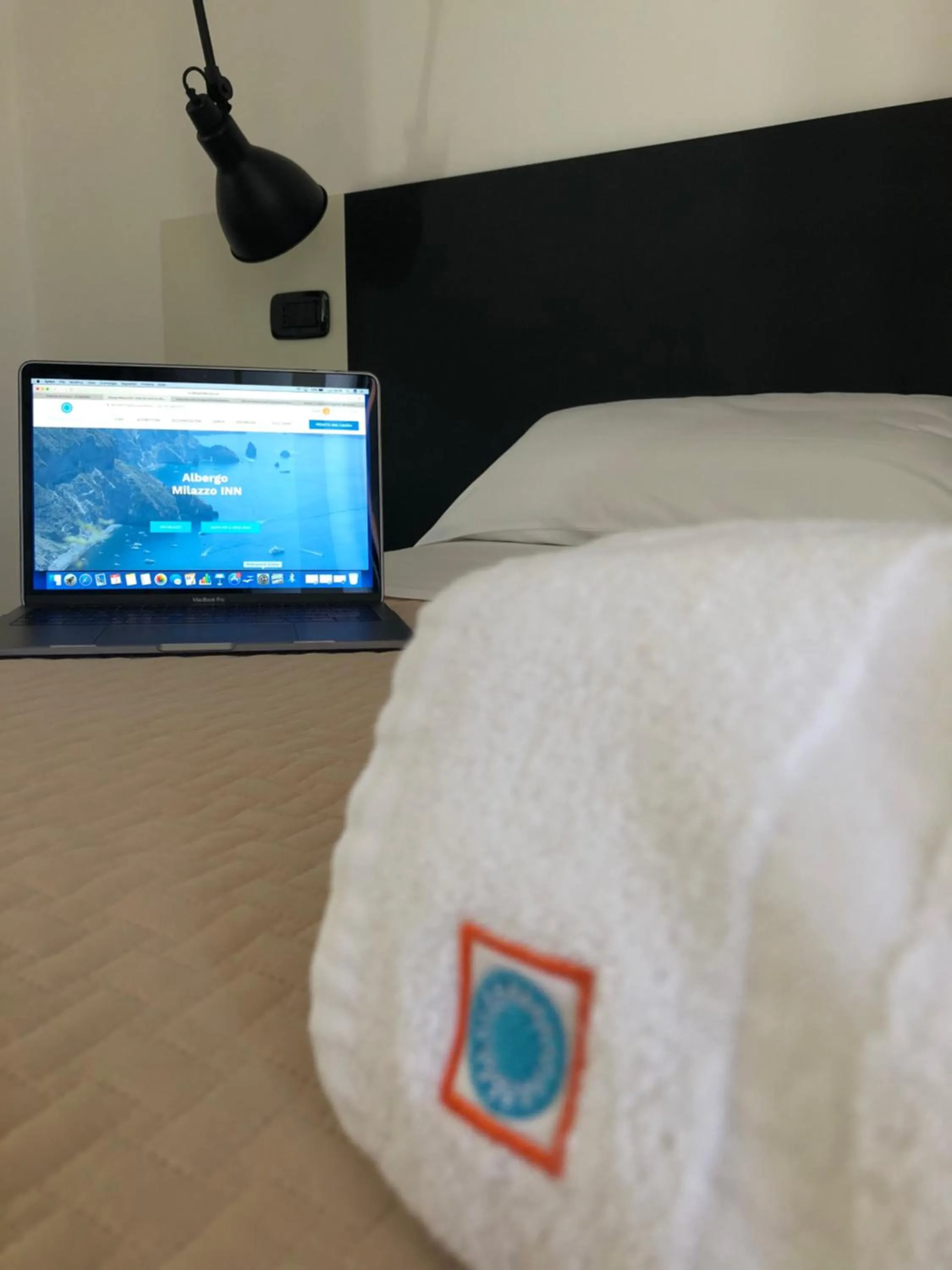 Breakfast, Bed in Albergo Milazzo Inn AiMori