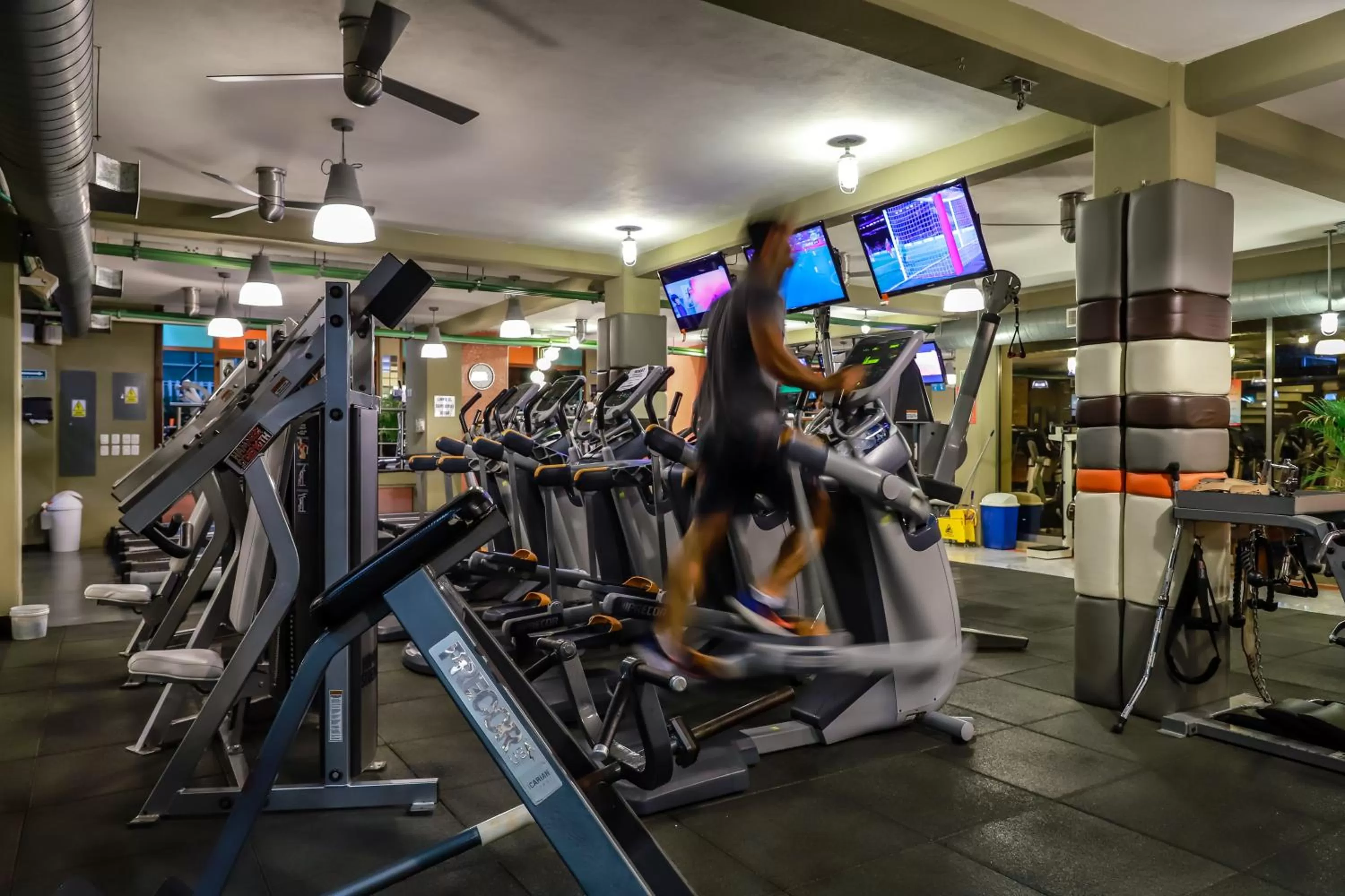 Fitness centre/facilities in Porto Playa Condo Hotel and Beach Club