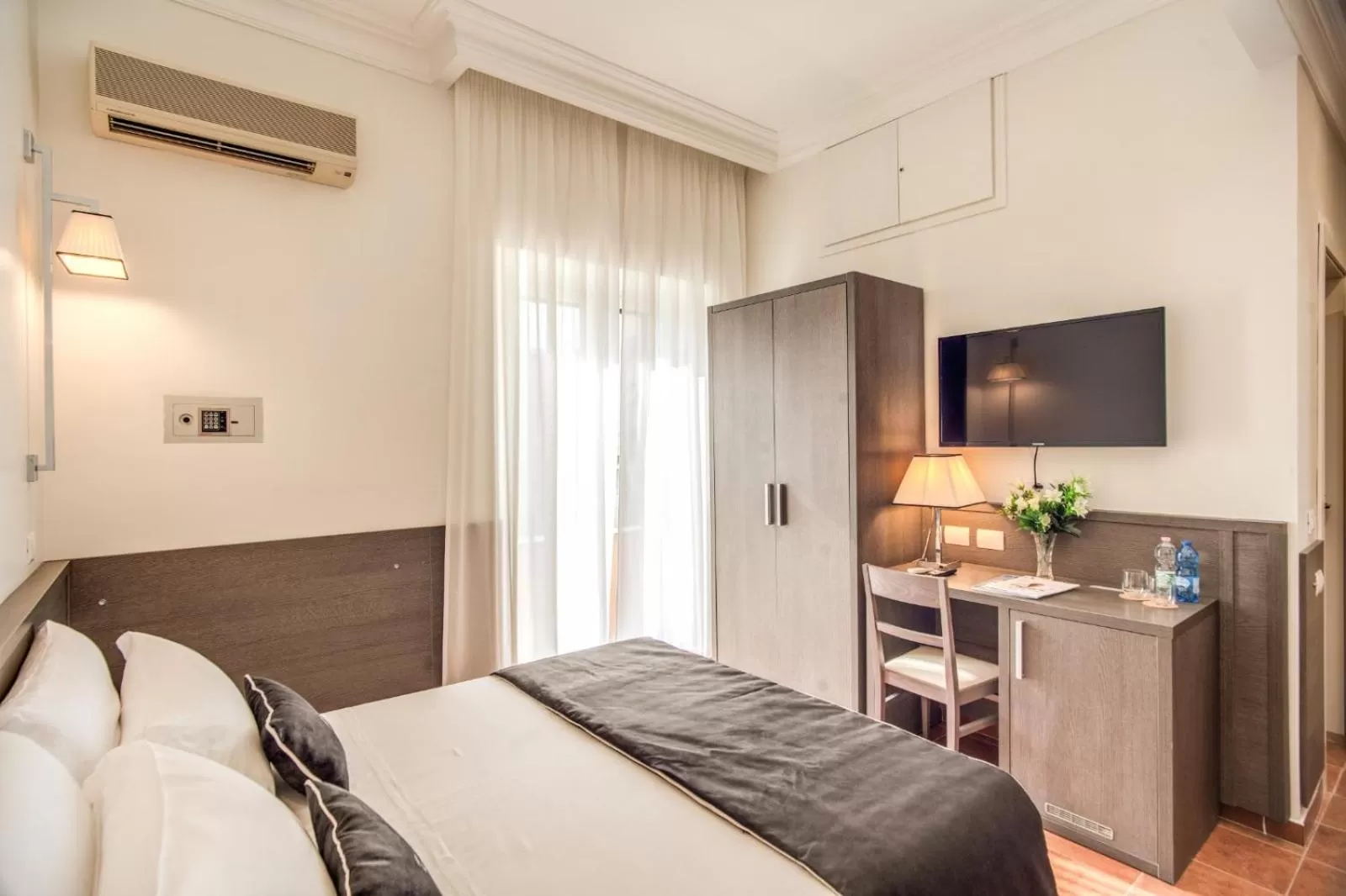 Bedroom, Bed in Hotel Mirti