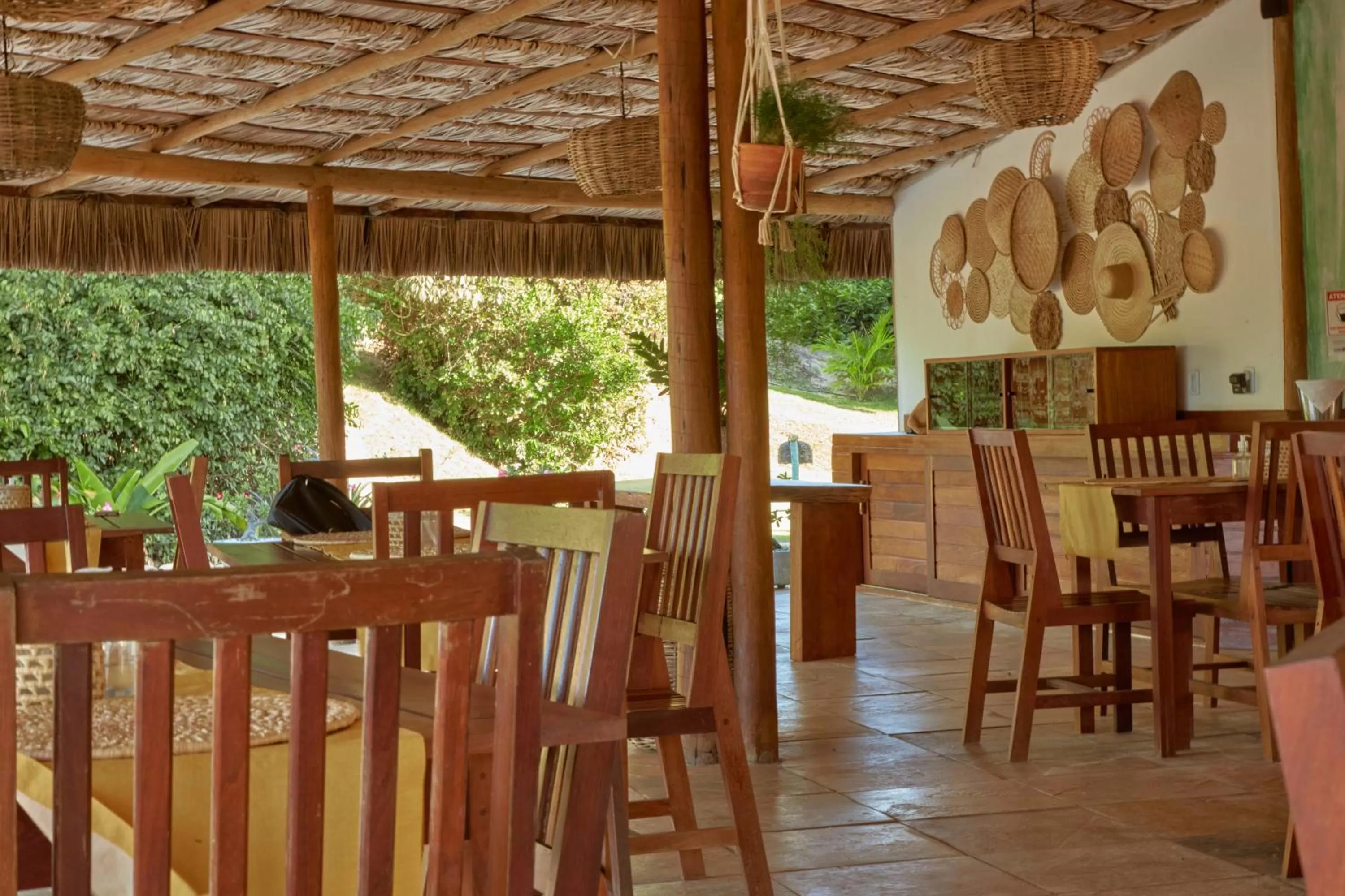 Restaurant/Places to Eat in Kauli Seadi Beach Hotel