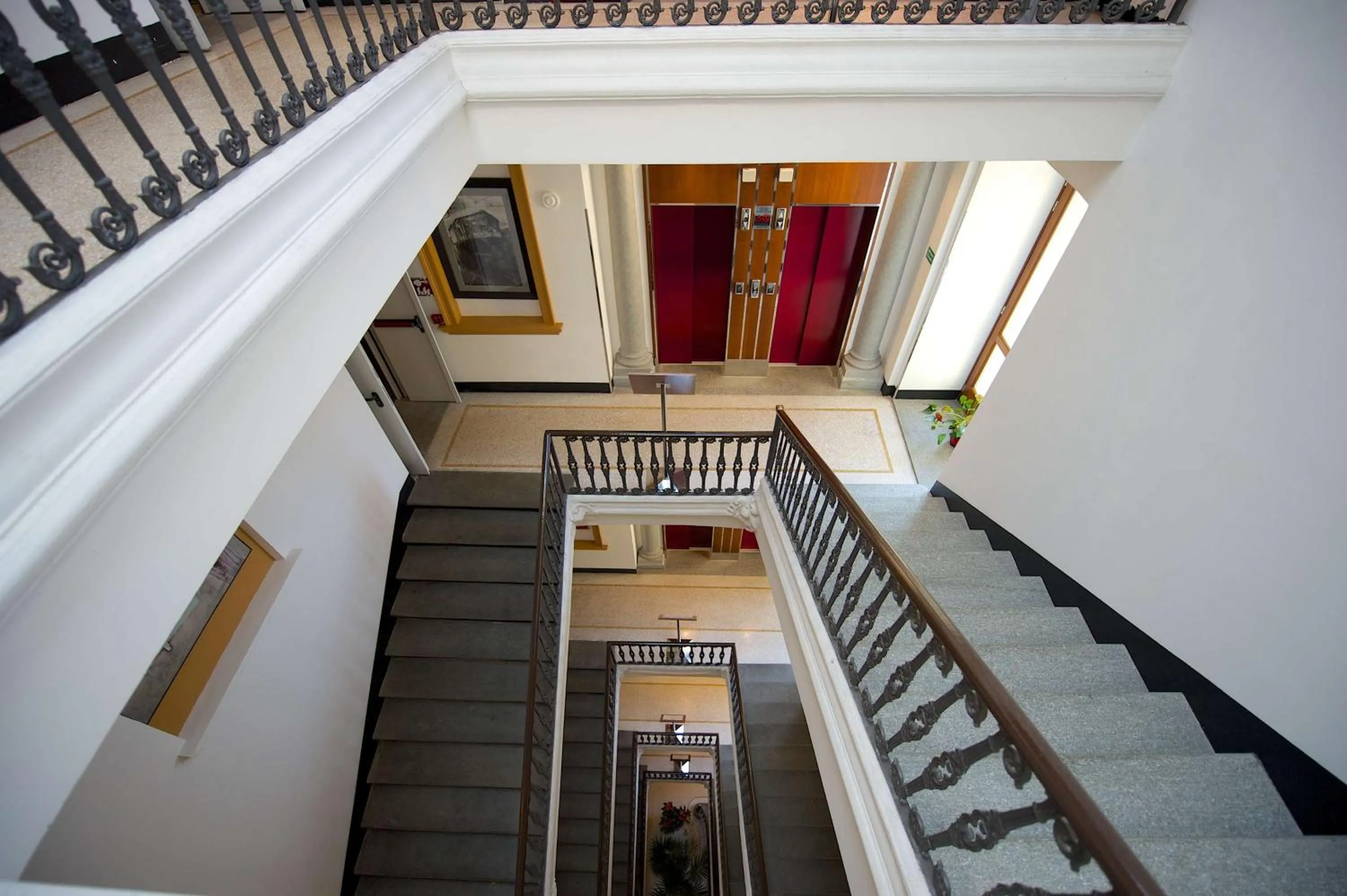 Lobby or reception in Best Western Crystal Palace Hotel