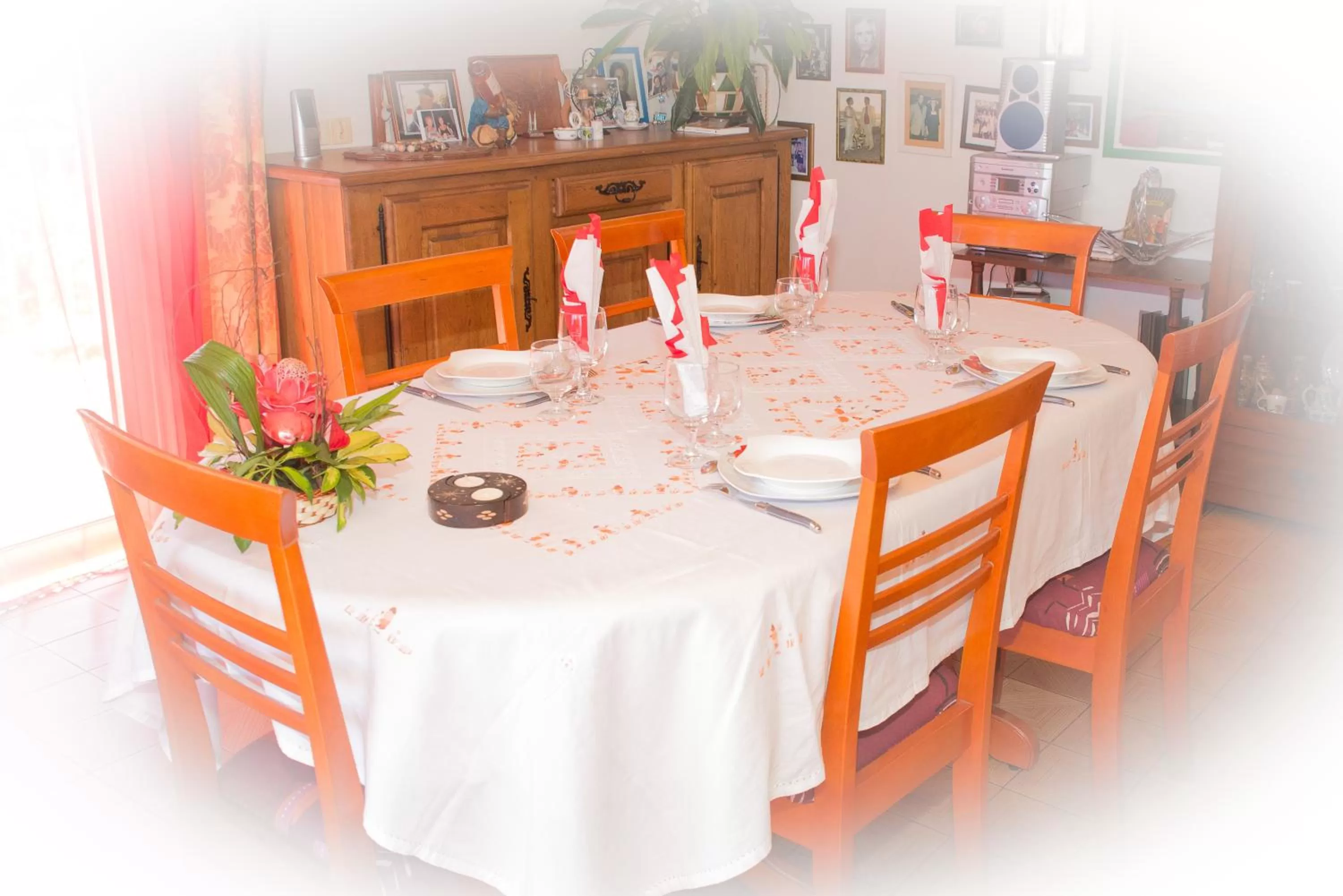 Property building, Restaurant/Places to Eat in La Résidence des Caféiers - Le Tampon