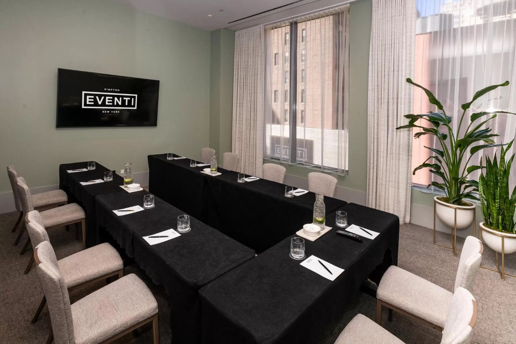 Meeting/conference room in Kimpton Hotel Eventi by IHG