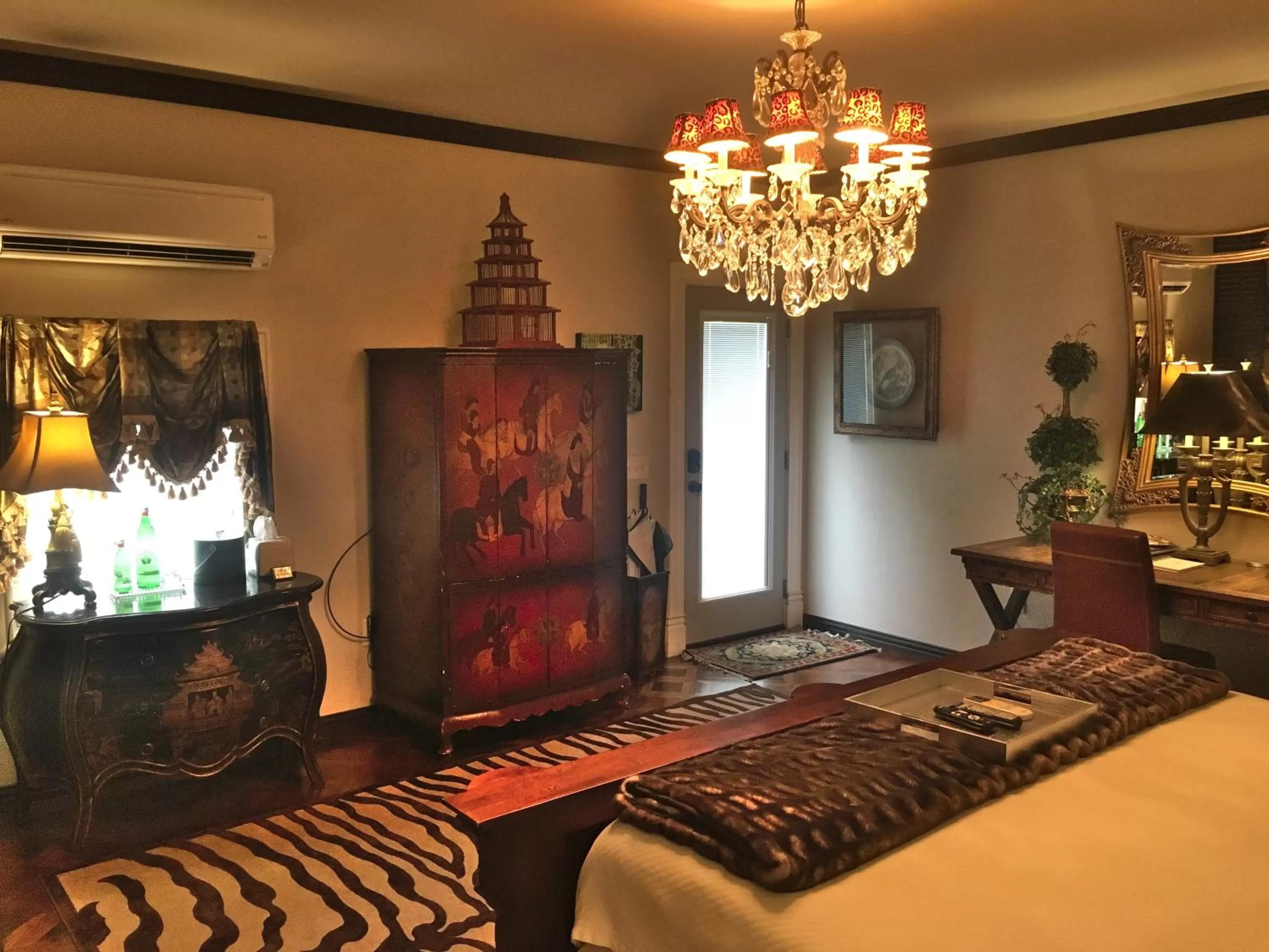 Bed in The Victoria Bed & Breakfast