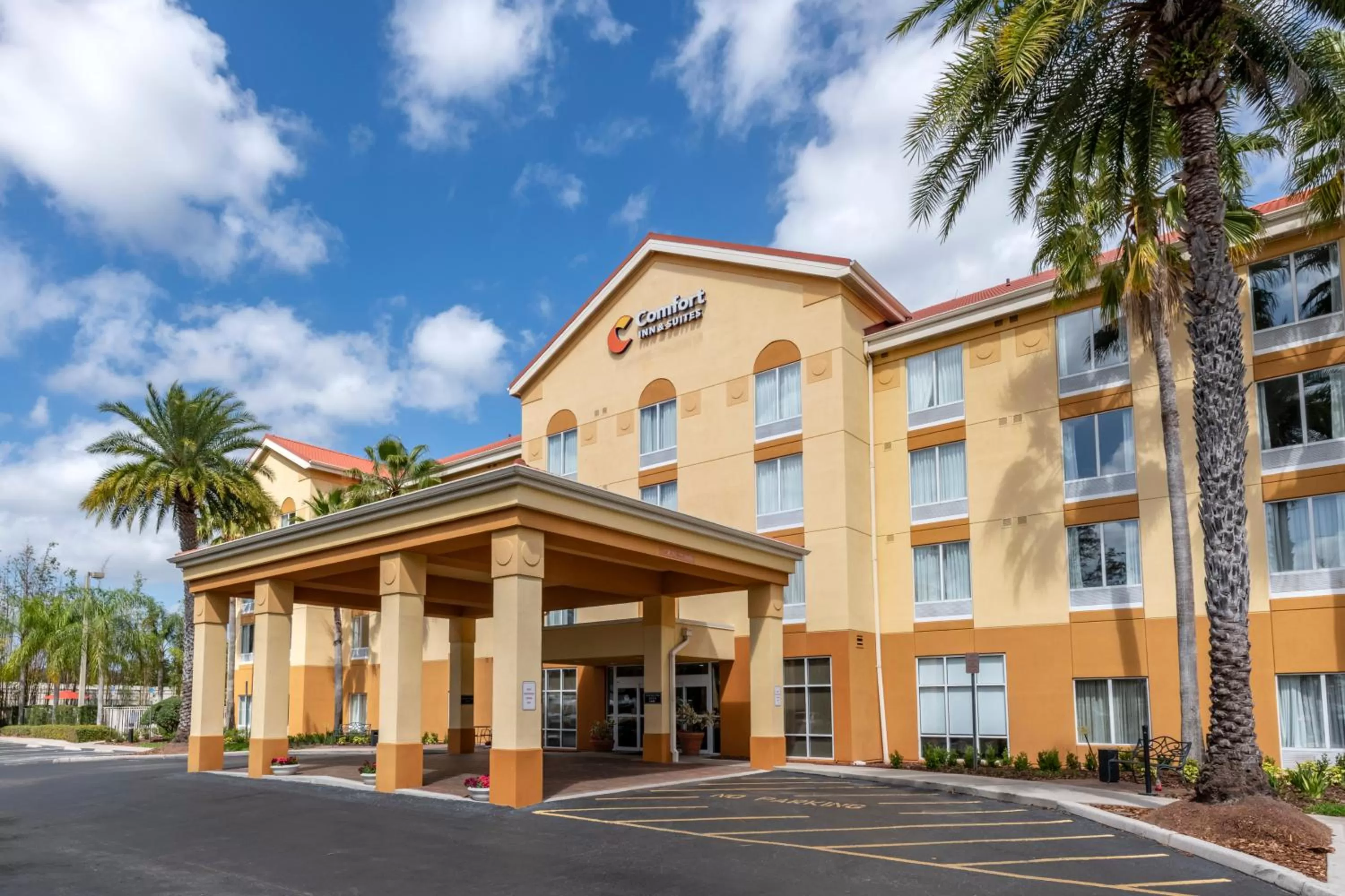 Property building in Comfort Inn & Suites Orlando North