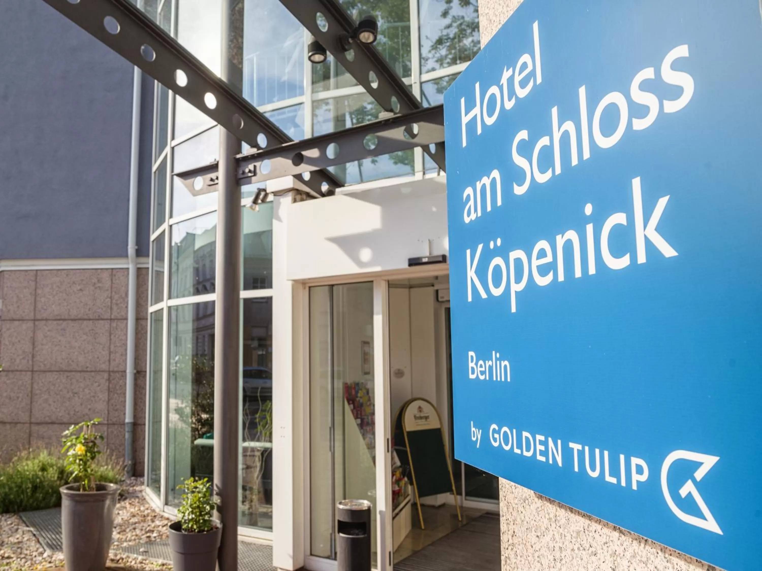 Facade/entrance in Hotel am Schloß Köpenick by Golden Tulip