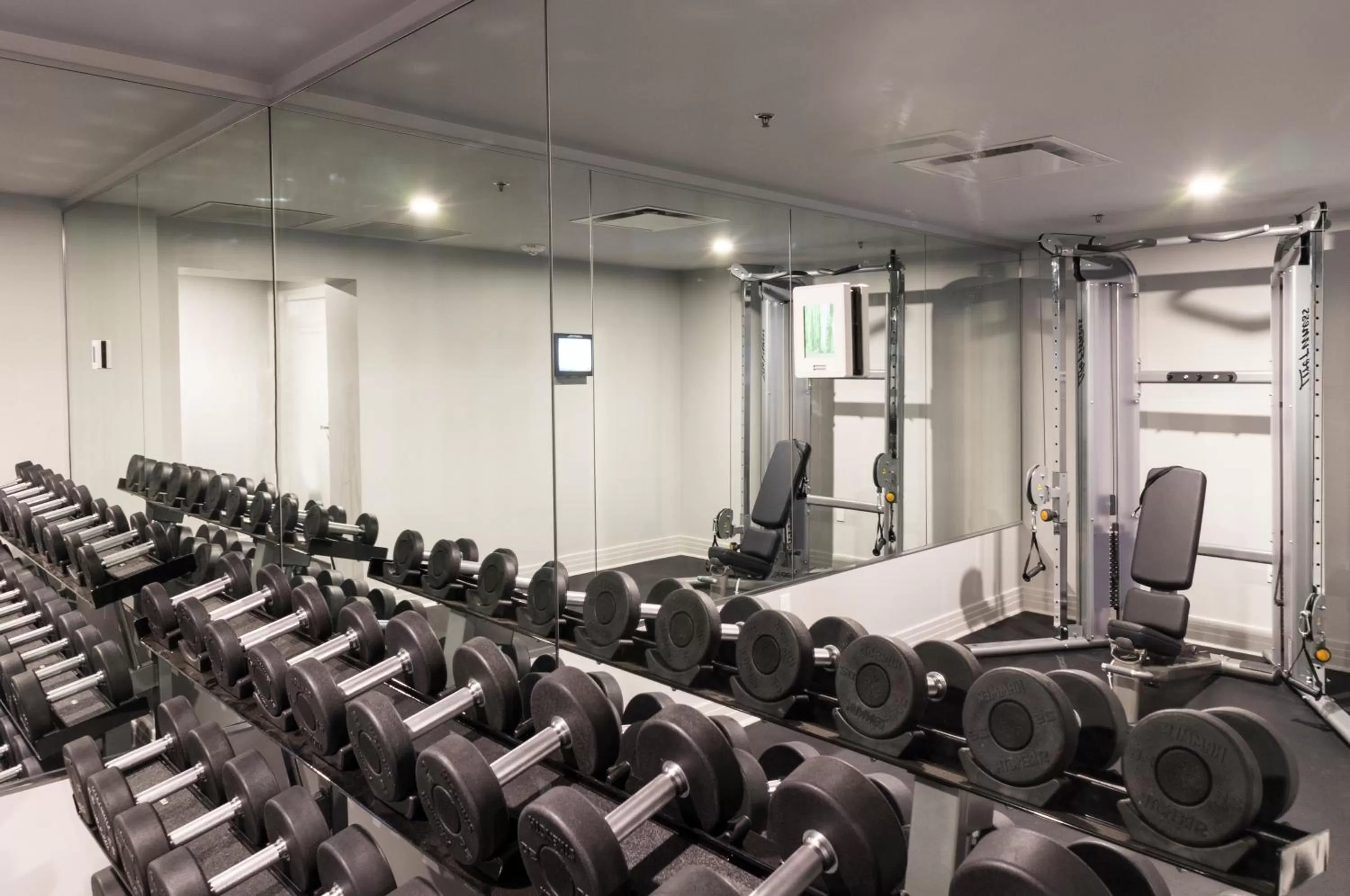Fitness centre/facilities in The Jung Hotel and Residences