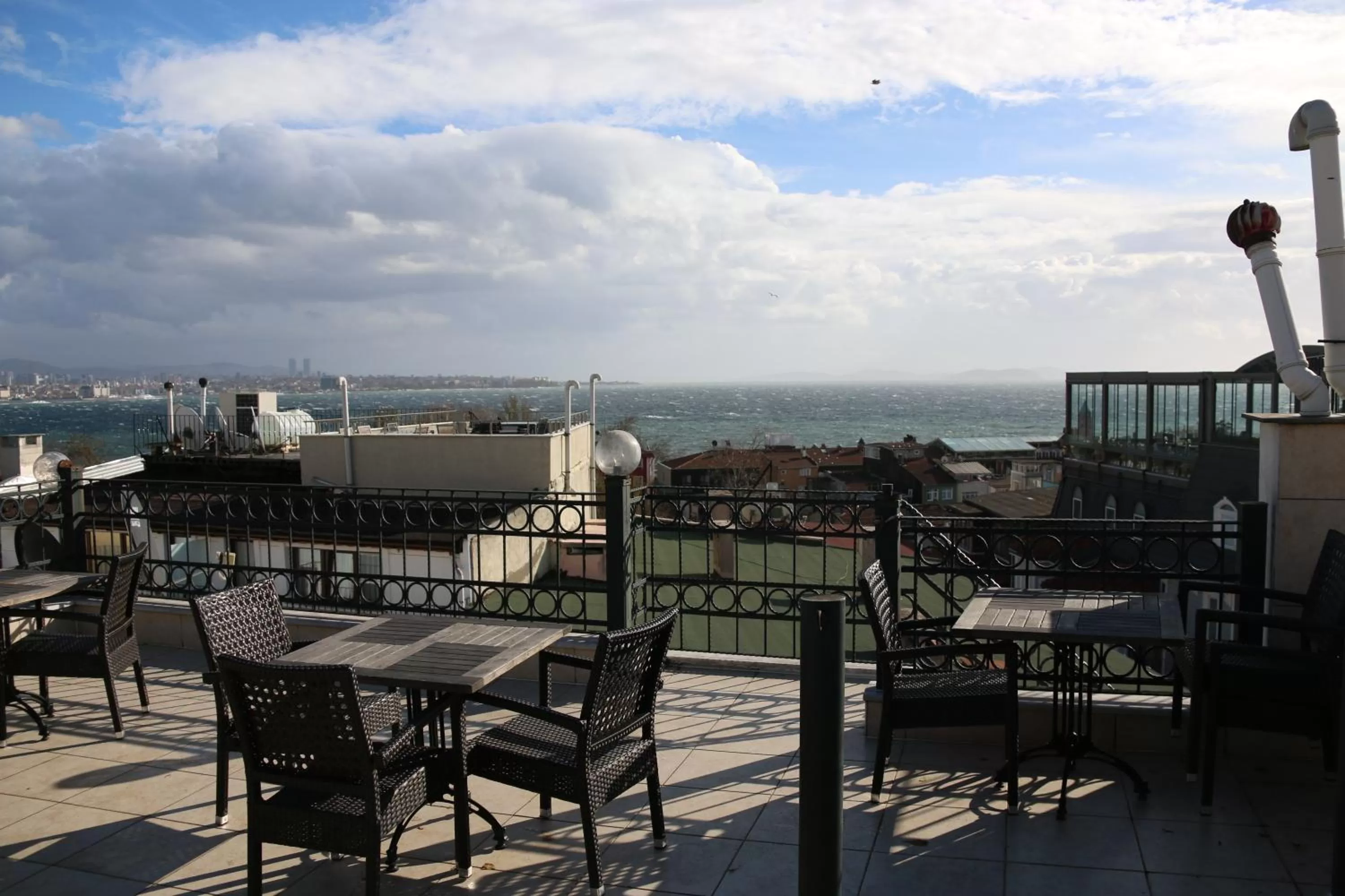 Balcony/Terrace, Restaurant/Places to Eat in Grand Peninsula Hotel
