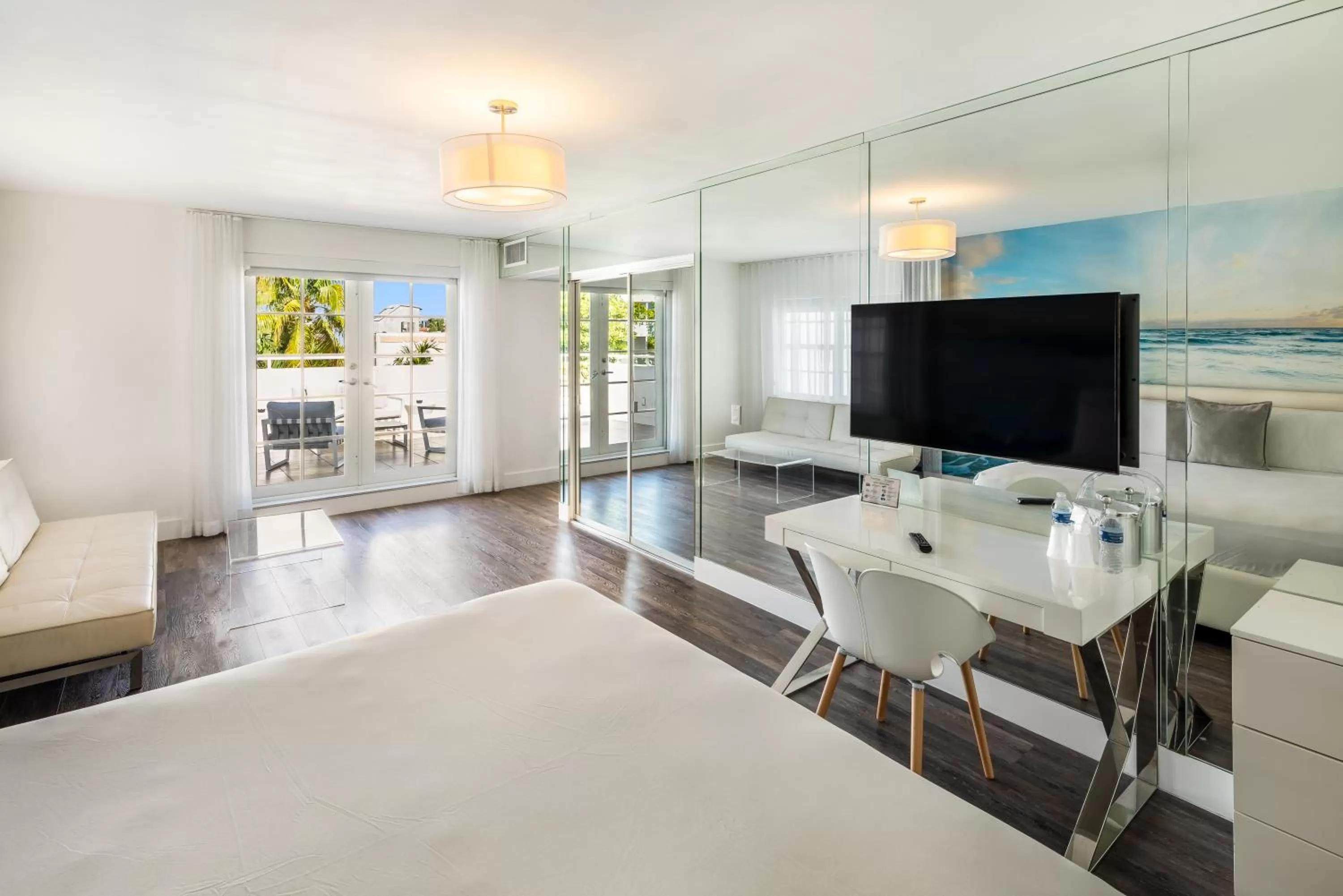 TV and multimedia in President Hotel