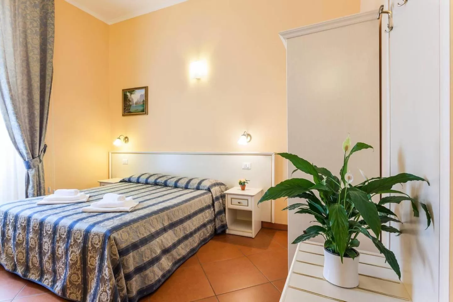 Photo of the whole room, Bed in Vatican Town