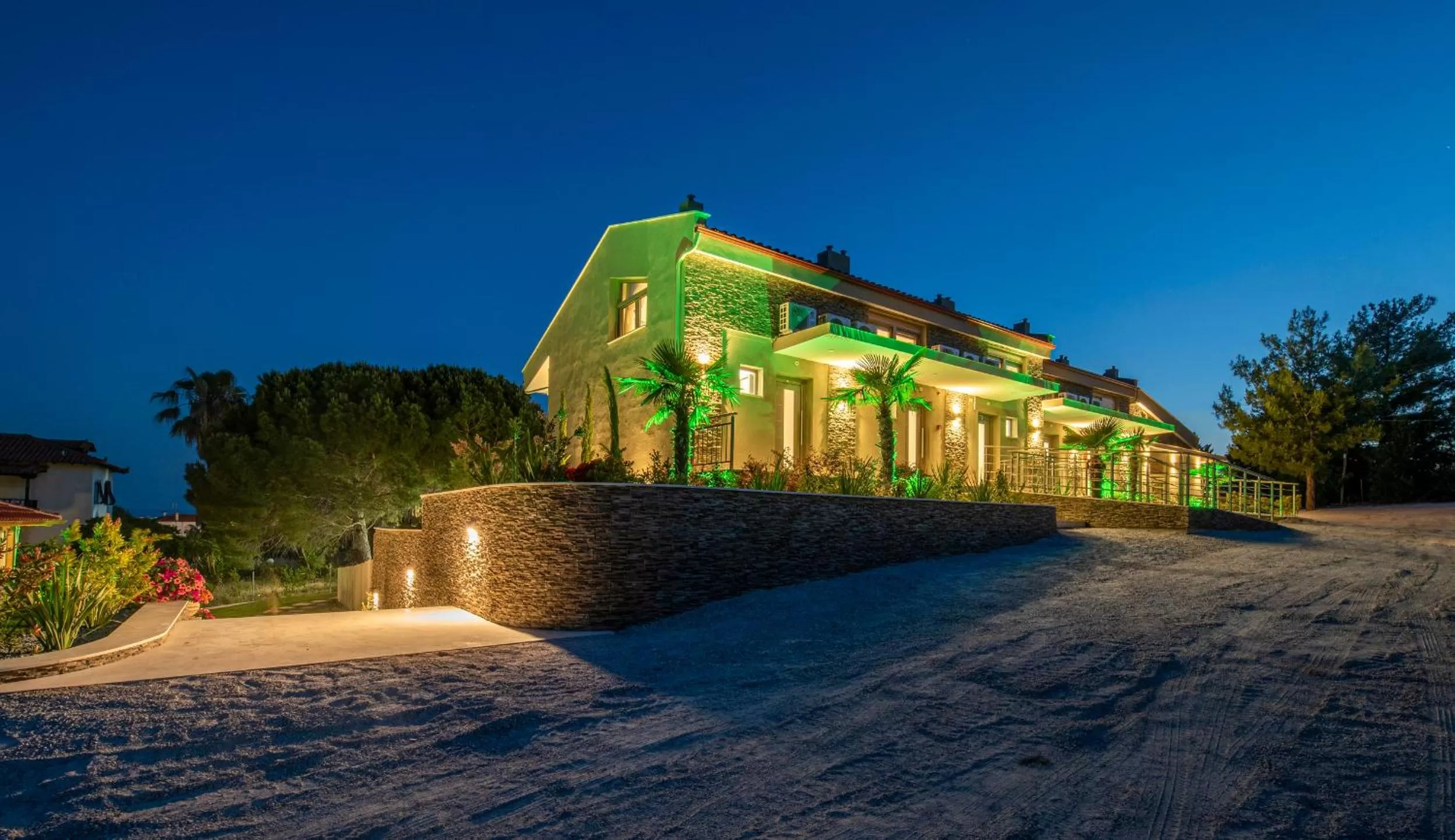 Property building in Villa Sara