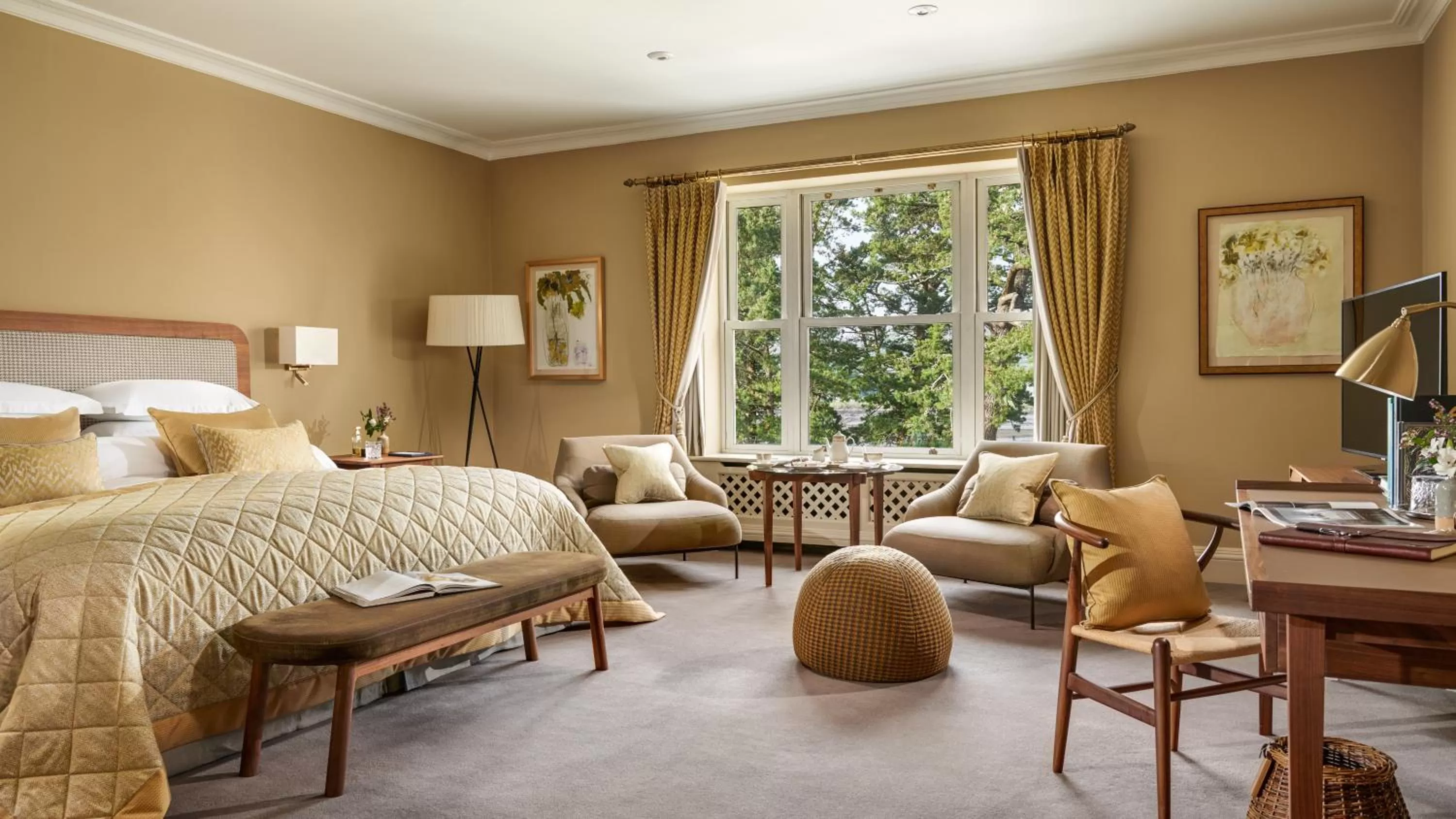 Photo of the whole room, Bed in Sheen Falls Lodge