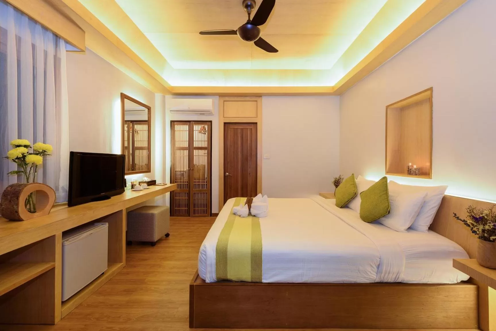 Bed in The Beach Natural Resort Koh Kood