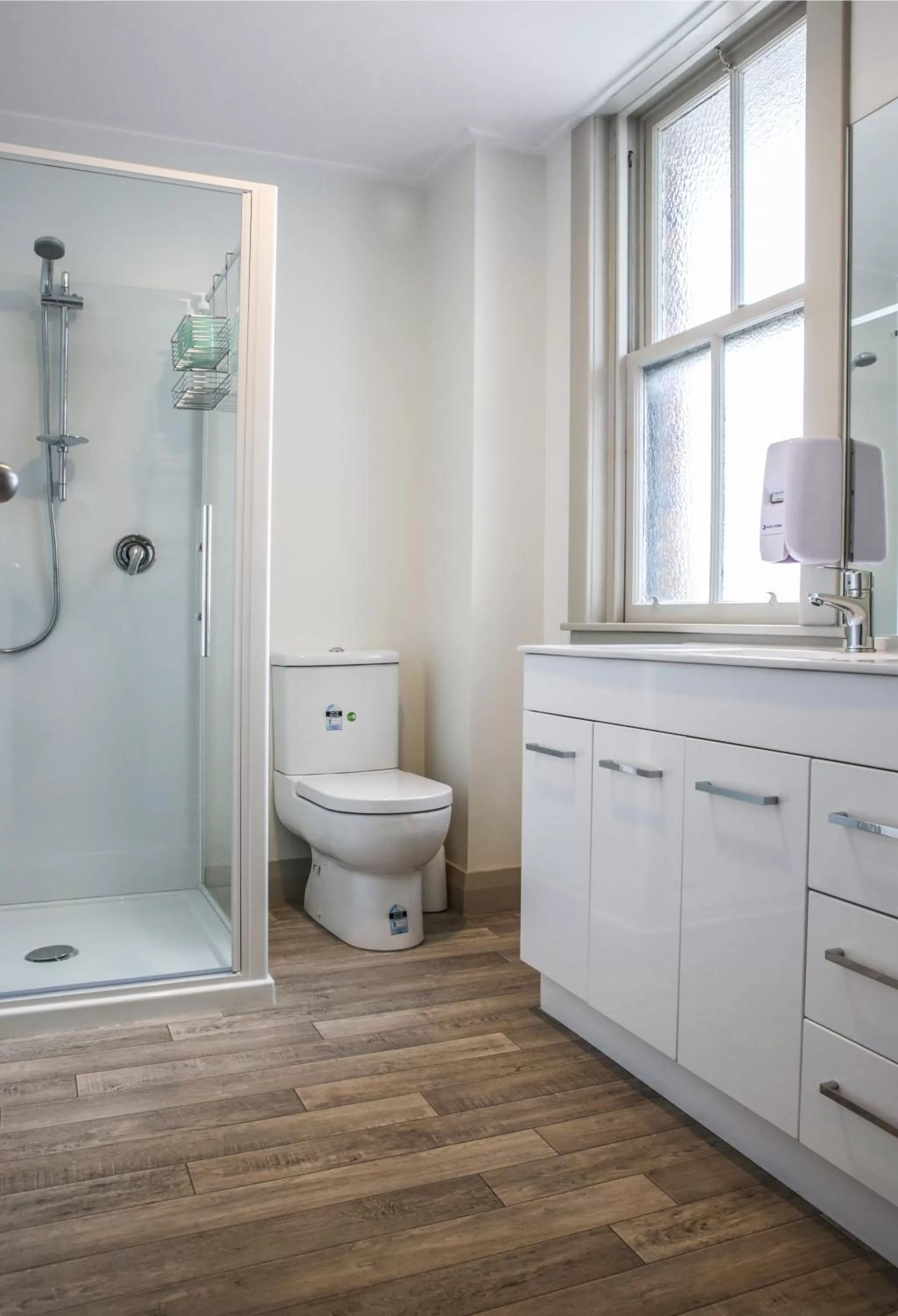 Shower, Bathroom in The Prospect of Howick Accommodation