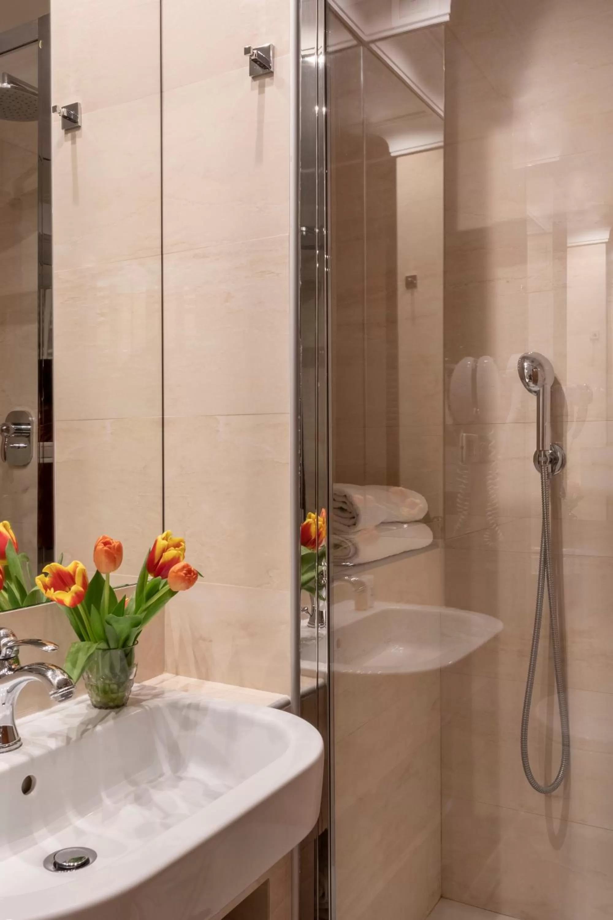 Bathroom in Hotel Scalinata Di Spagna