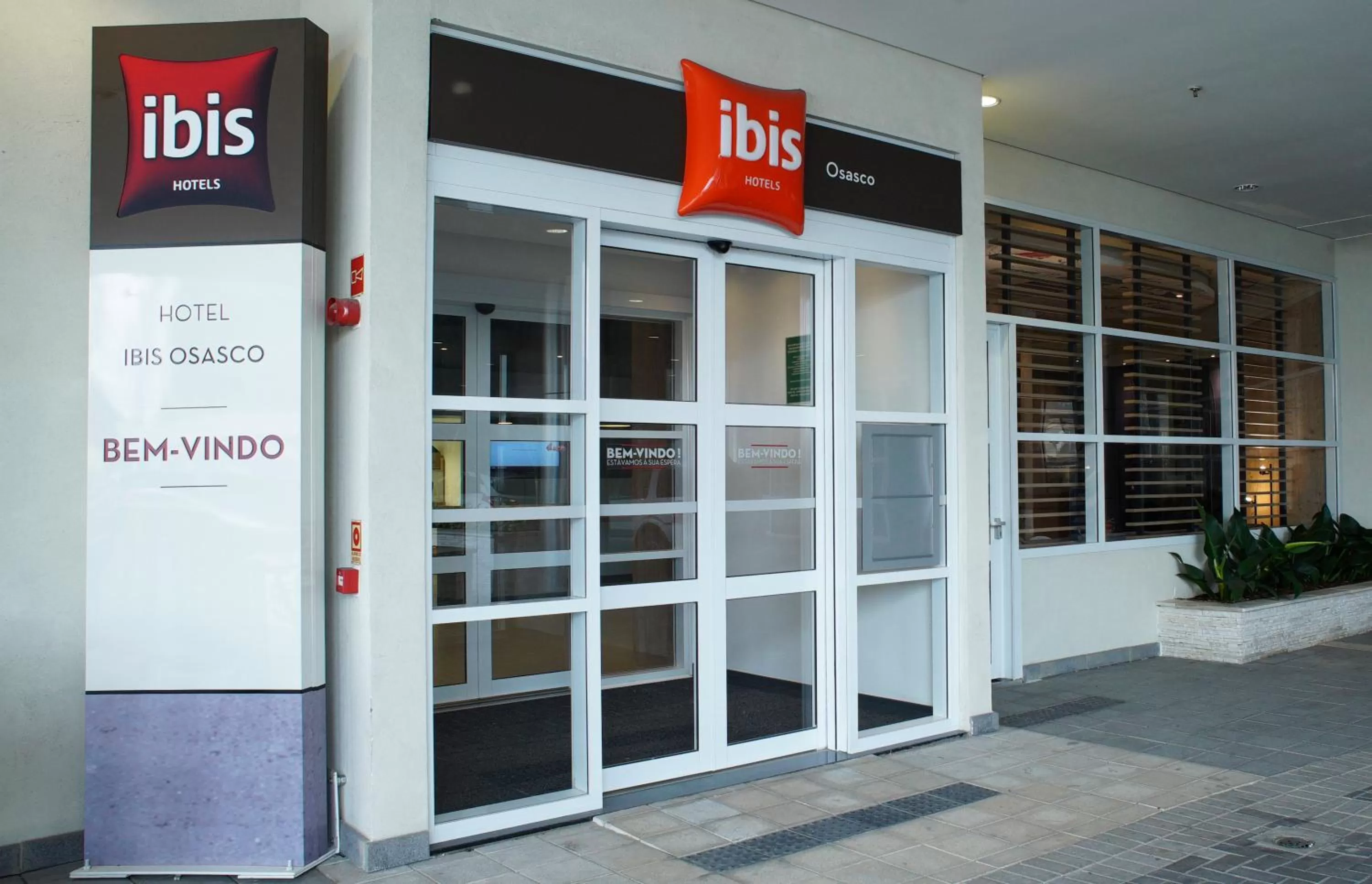 Facade/entrance in ibis Osasco