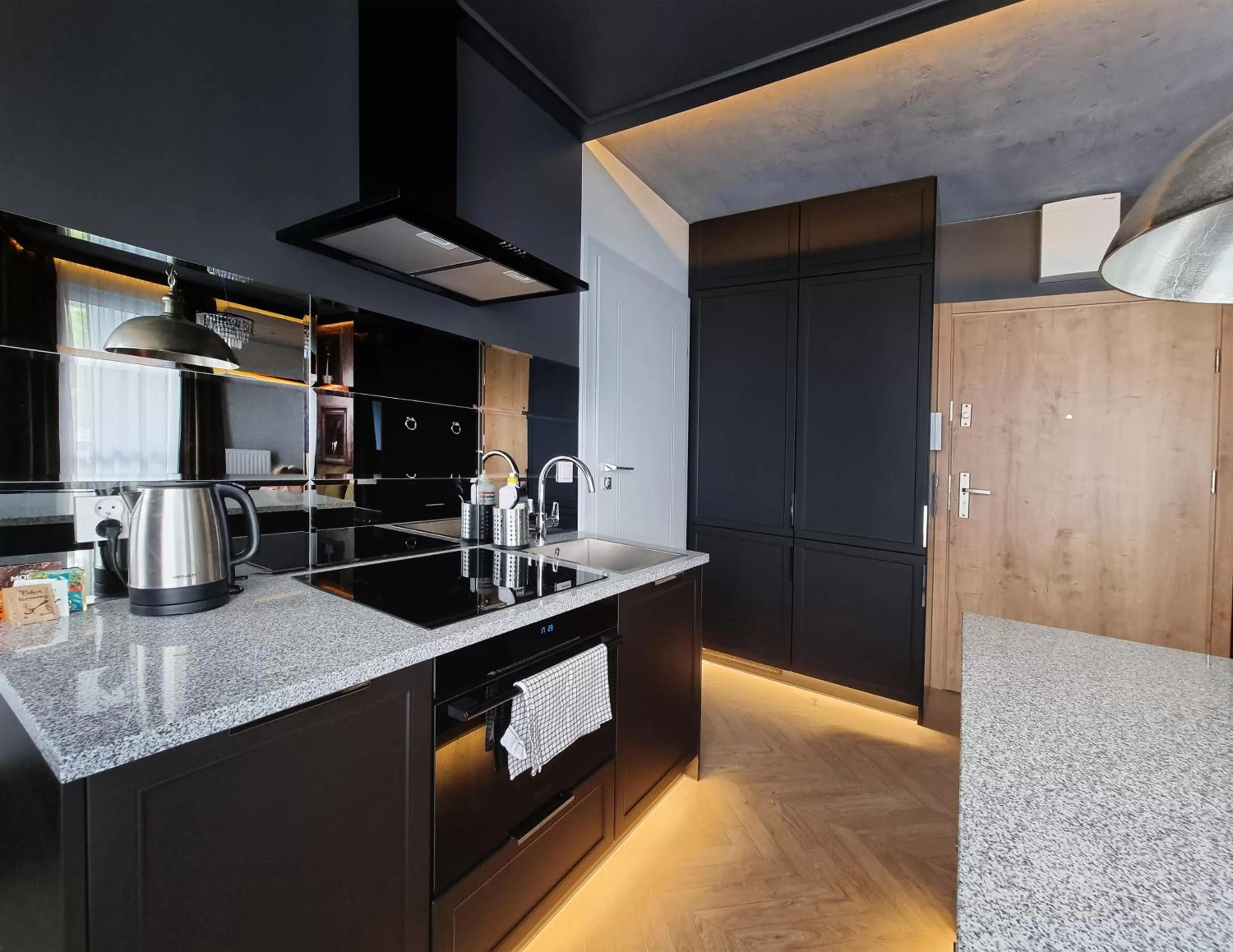 Coffee/tea facilities, Kitchen/Kitchenette in Silesia Aparthotel