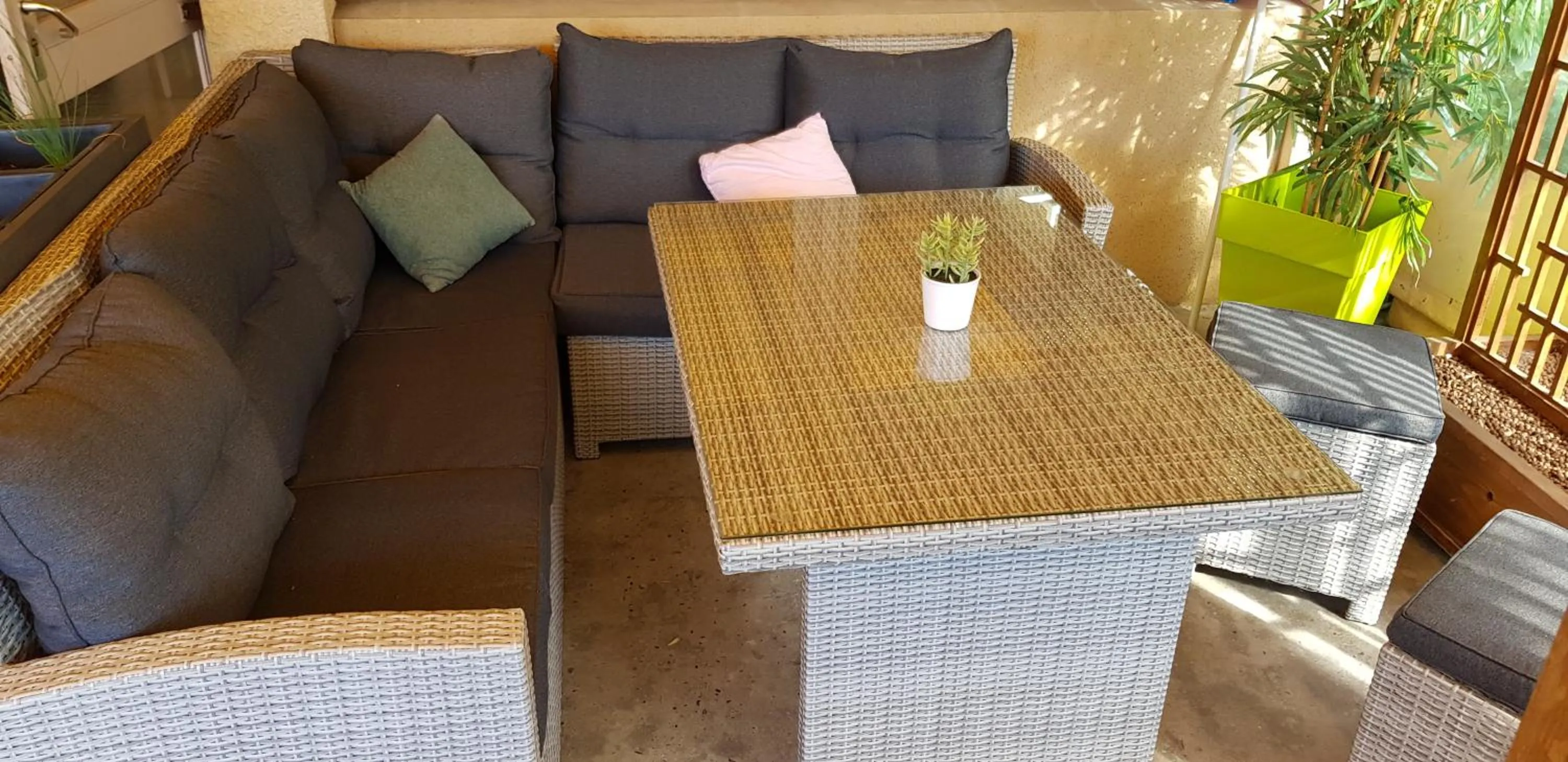 Patio in The Originals City, Hôtel Valence Est