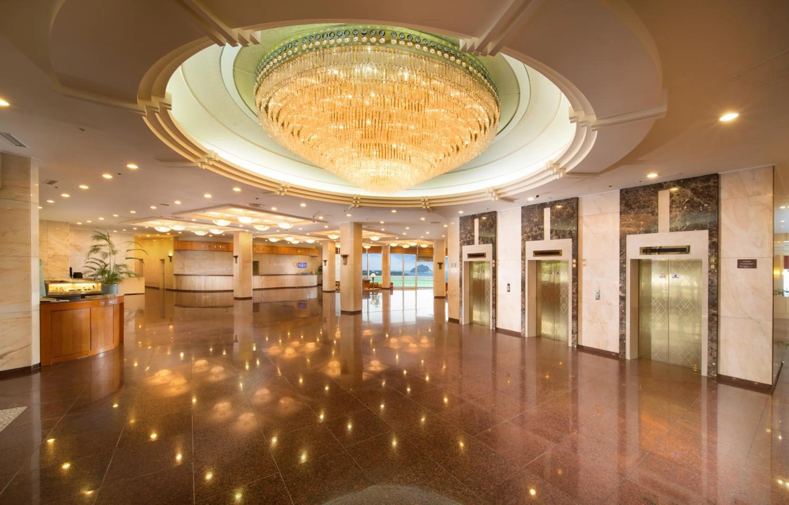 Lobby or reception in Seogwipo KAL Hotel