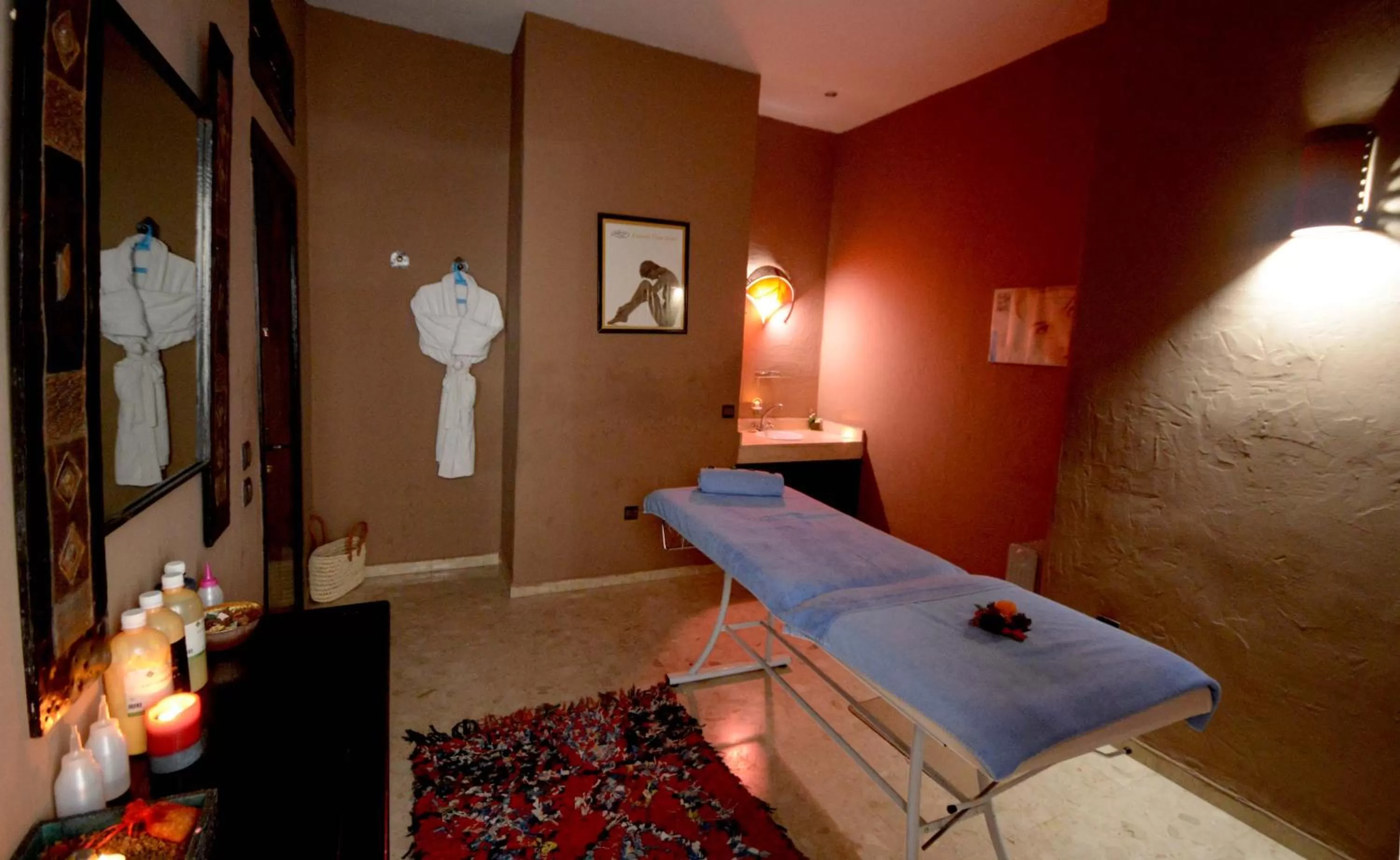 Massage in Oasis Hotel & Spa