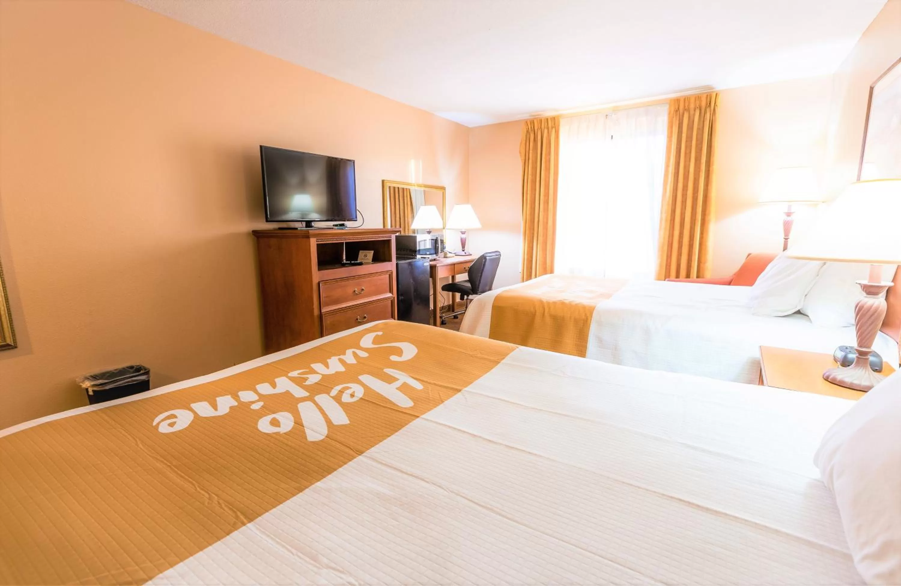 Bed in Days Inn & Suites by Wyndham Cuba