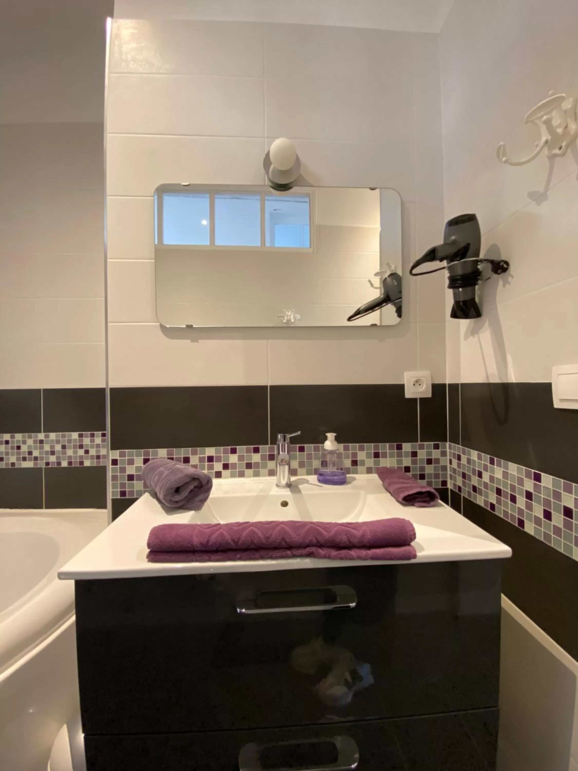 Bathroom in Chambres d'Hôtes Au coin du spa