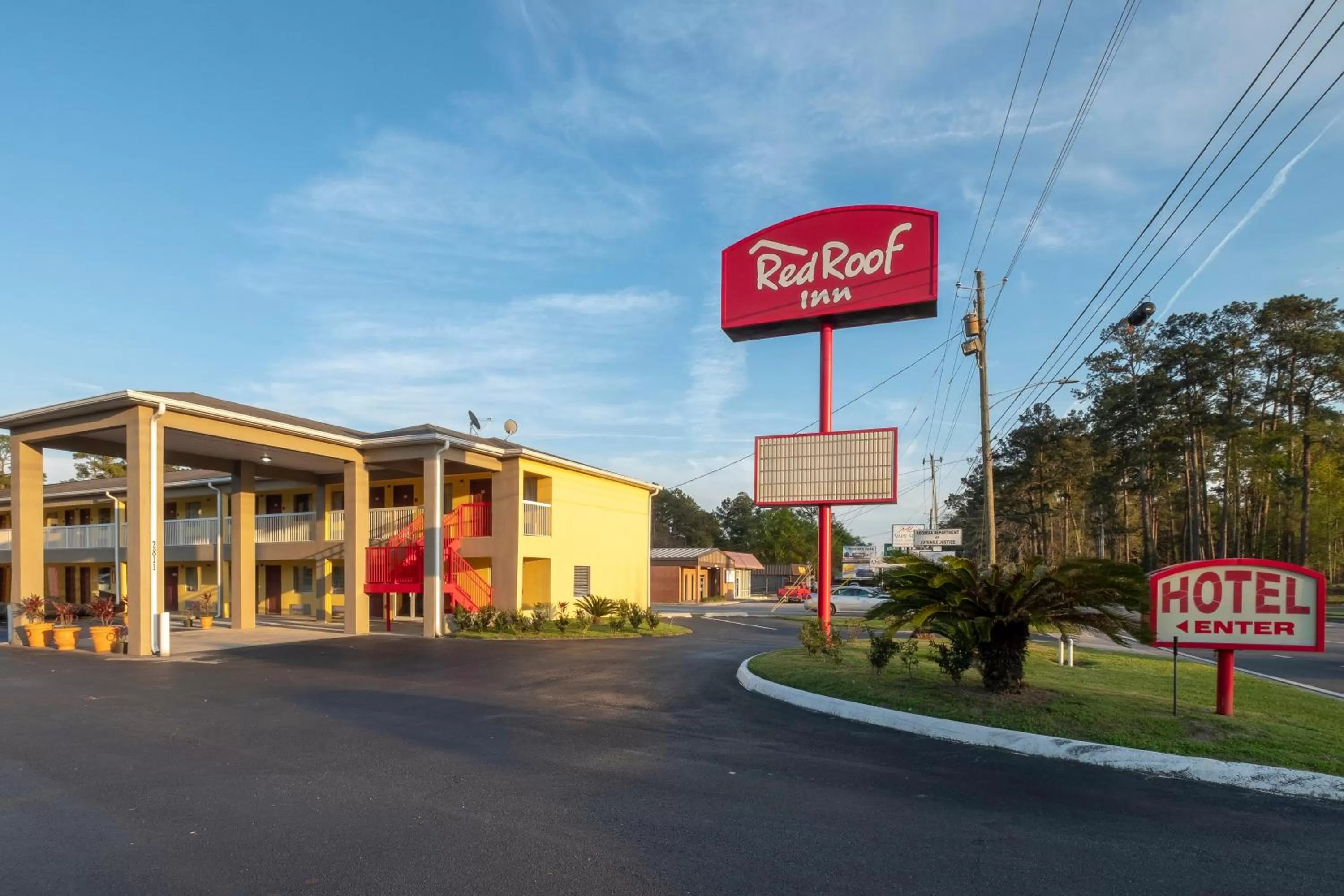 Property building in Red Roof Inn Valdosta - University