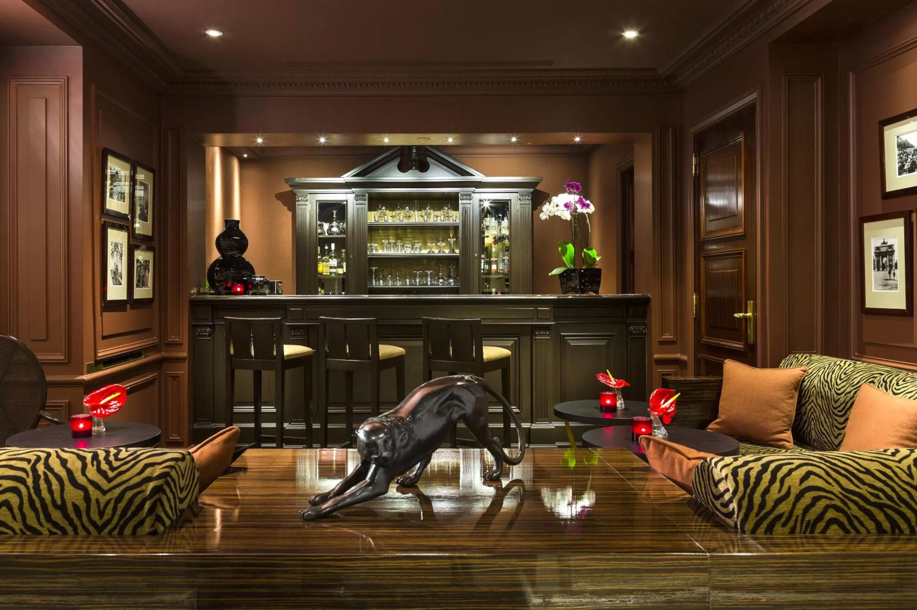 Lounge or bar in Francois 1er