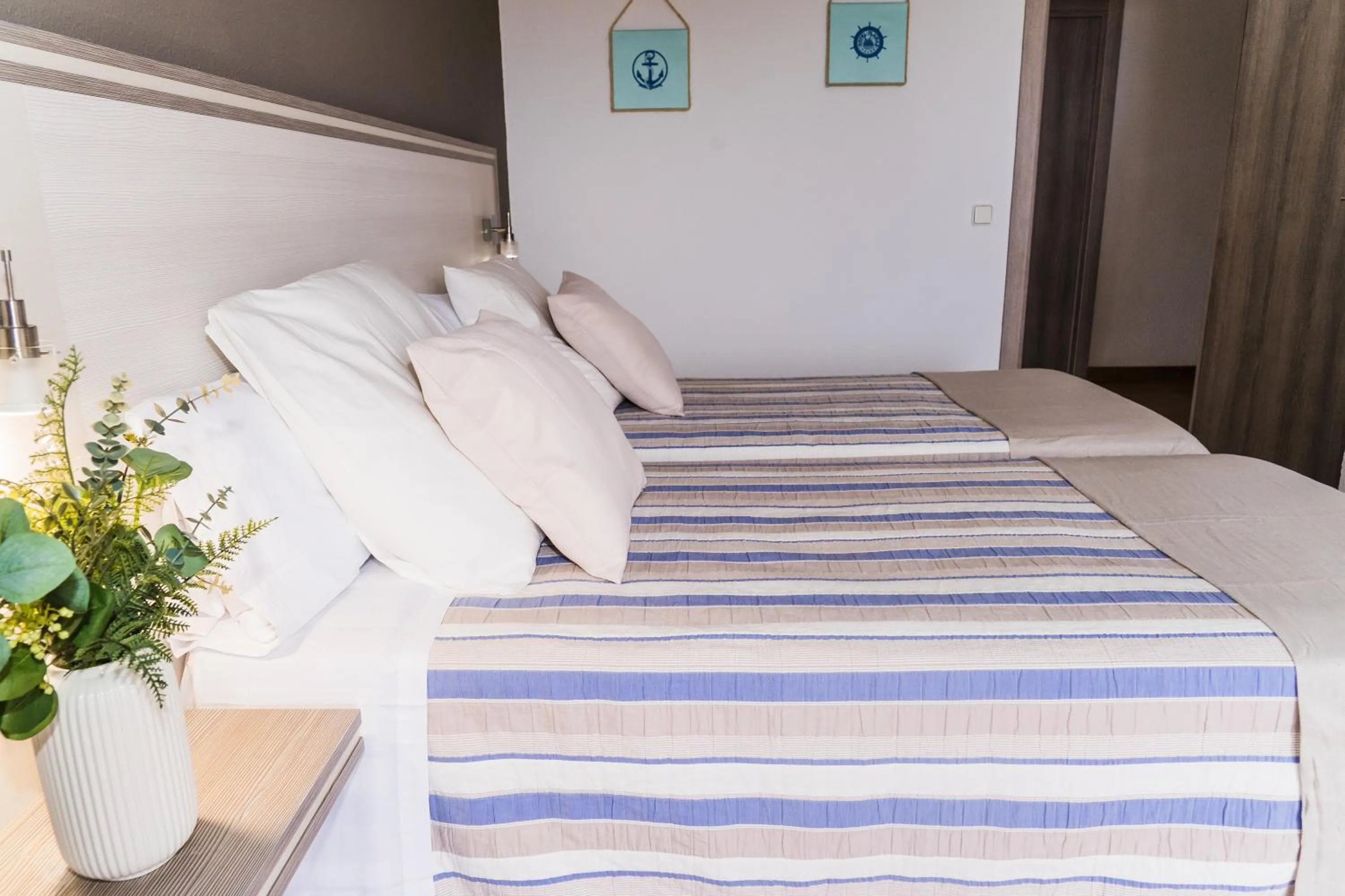 Deluxe Double Room with Balcony and Sea View in Hotel Planas