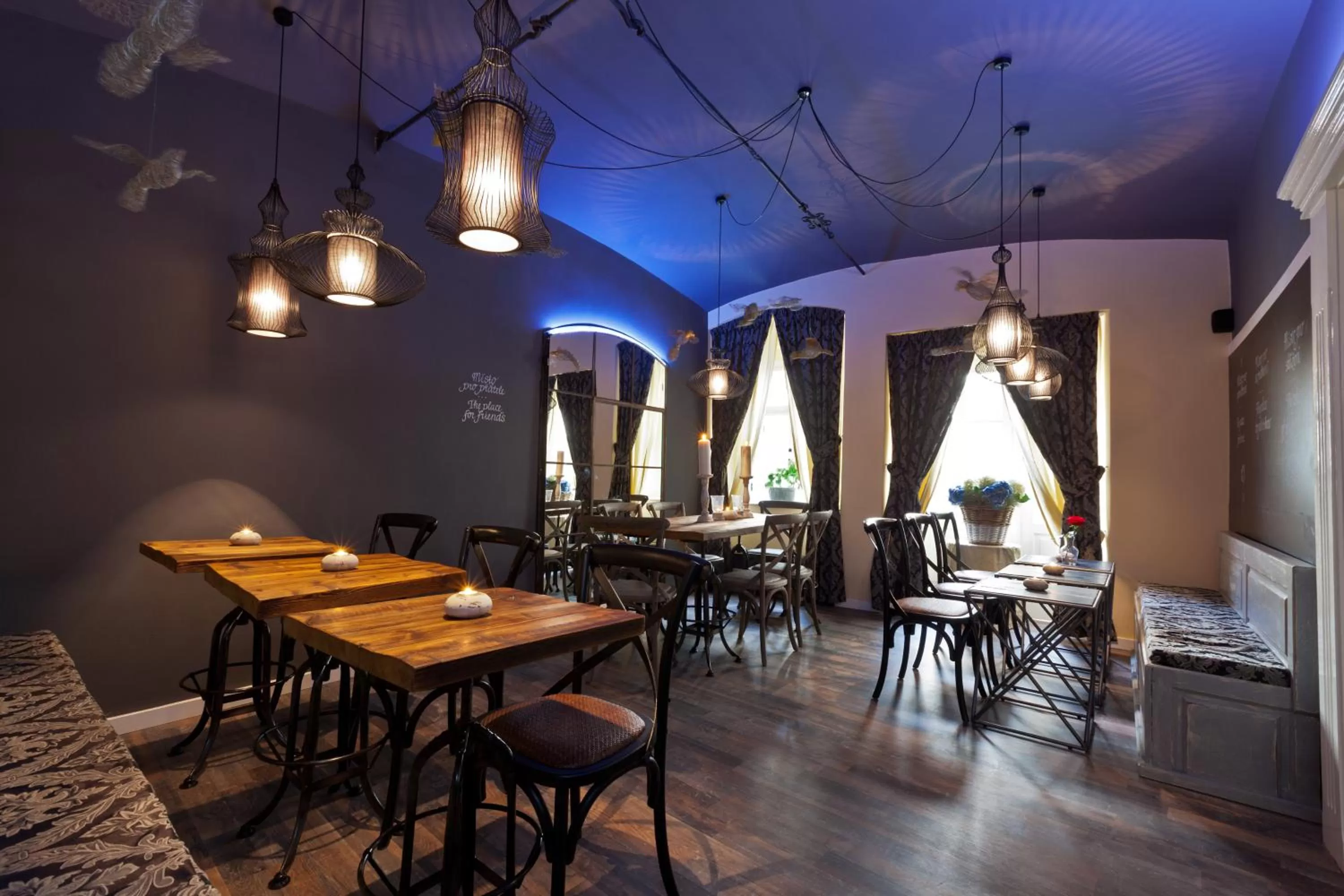 Restaurant/places to eat in Cathedral Prague Apartments