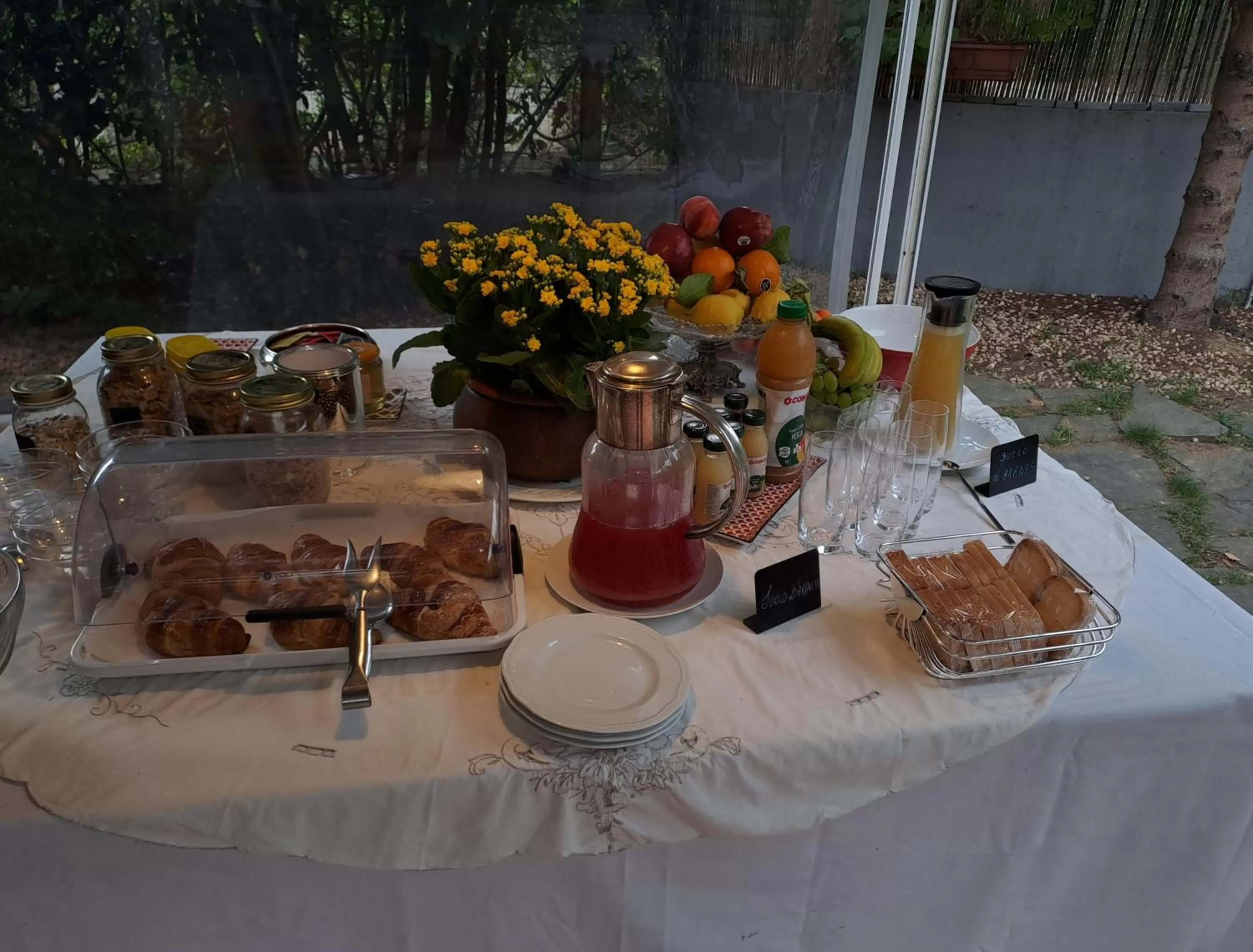 Food and drinks in B&b Villa C'era Una Volta