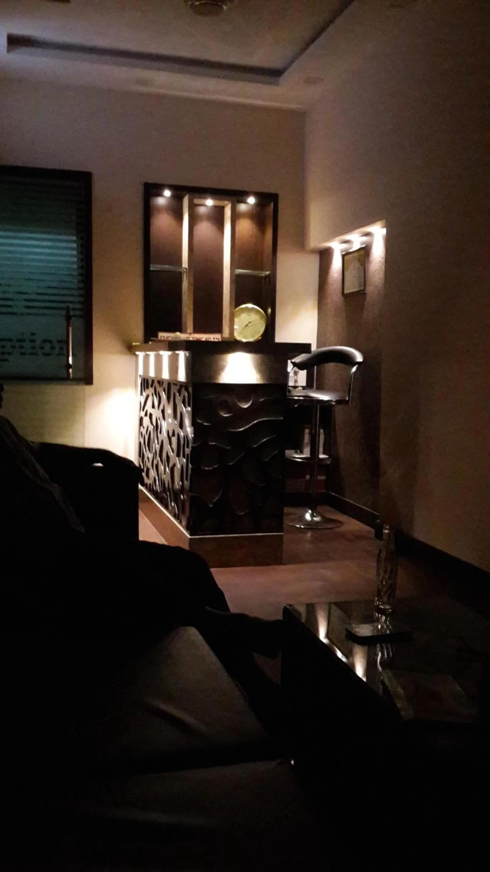 Seating area in Hotel Sheela, 100m from Taj Mahal