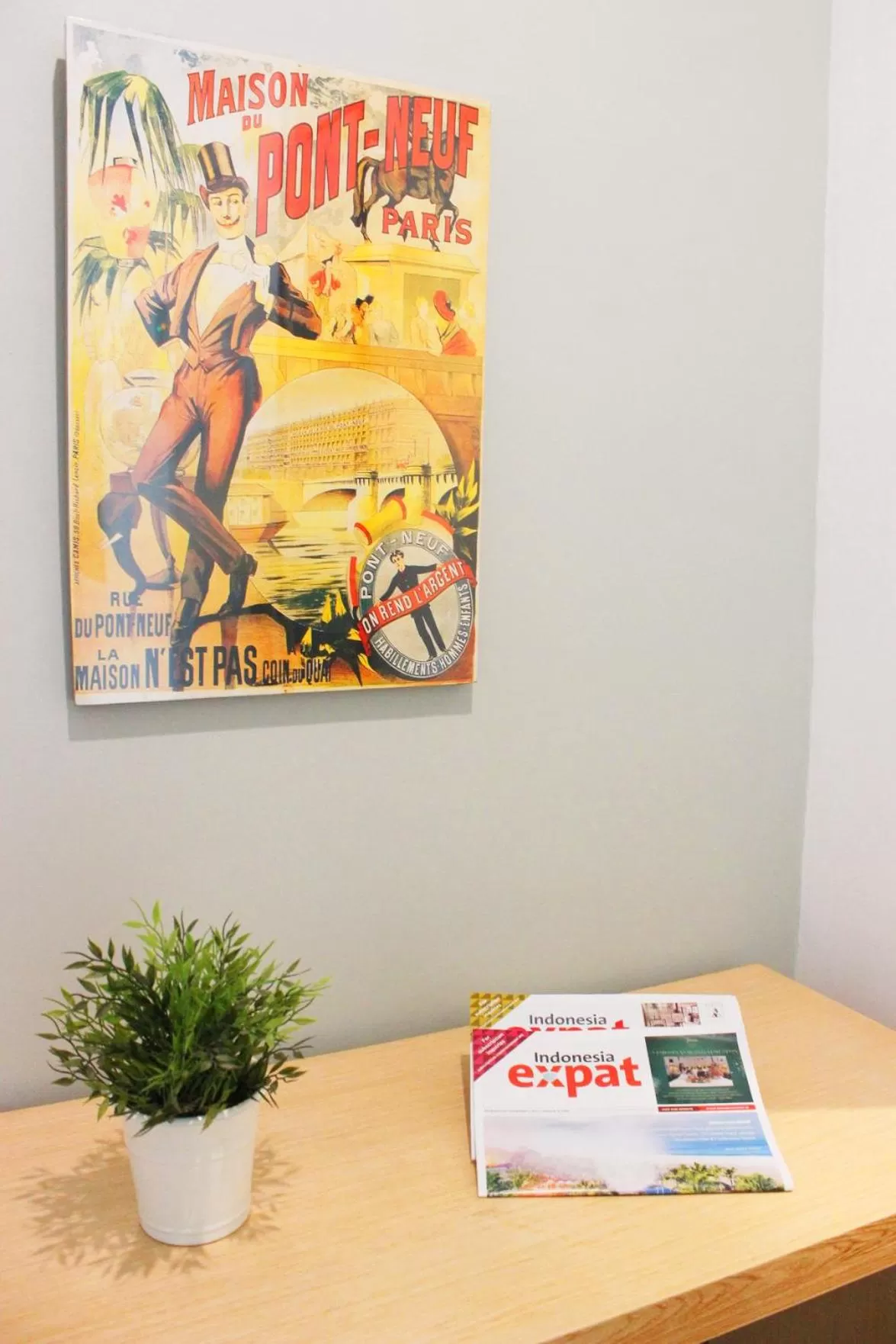 Decorative detail in White Tree Residence