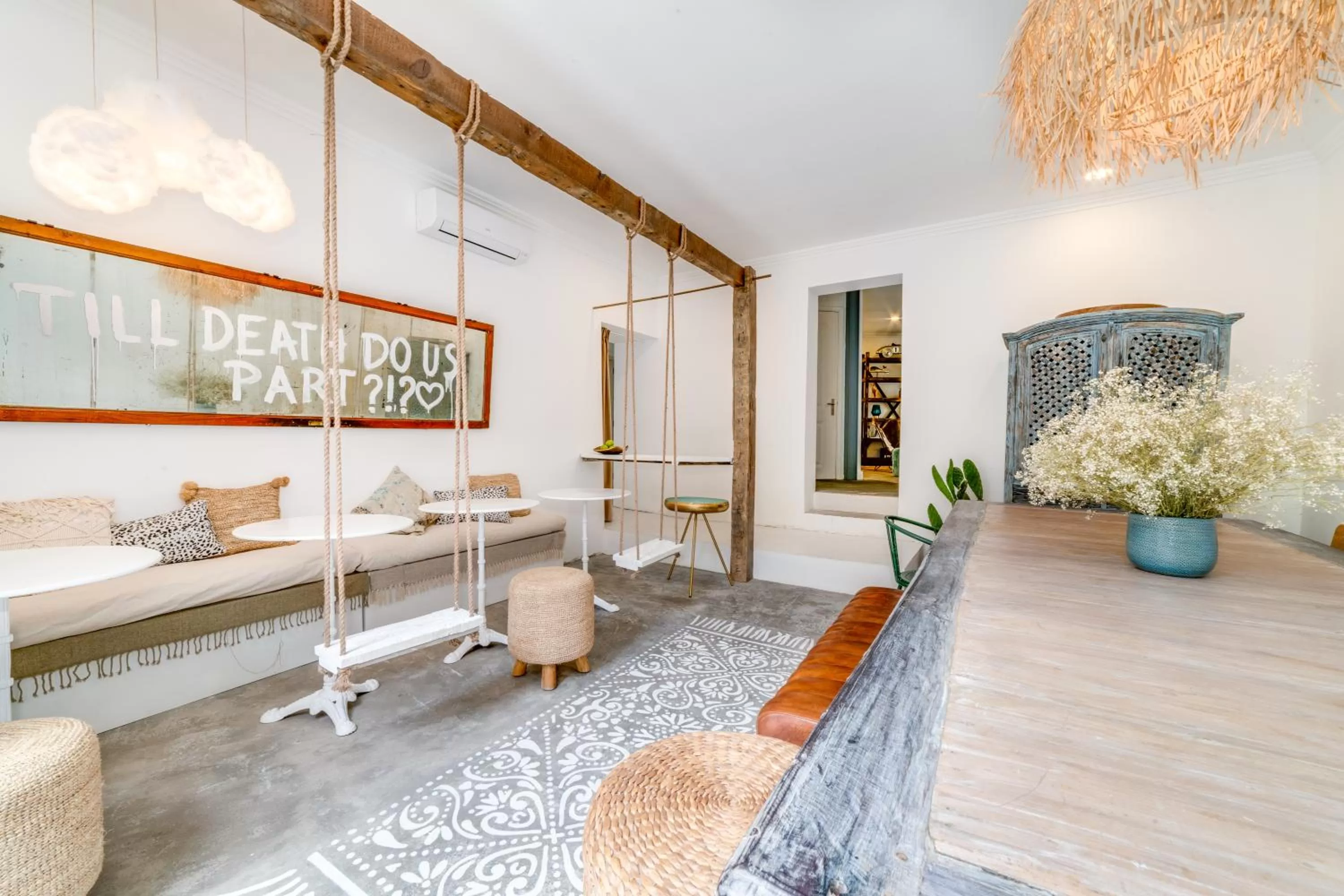 Food and drinks in Garam Lisboa