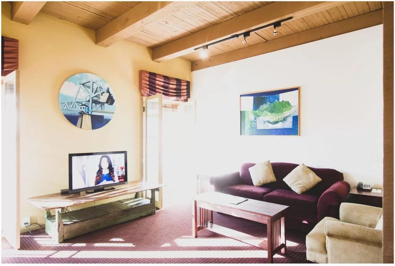 Living room in Swans Brewery, Pub & Hotel