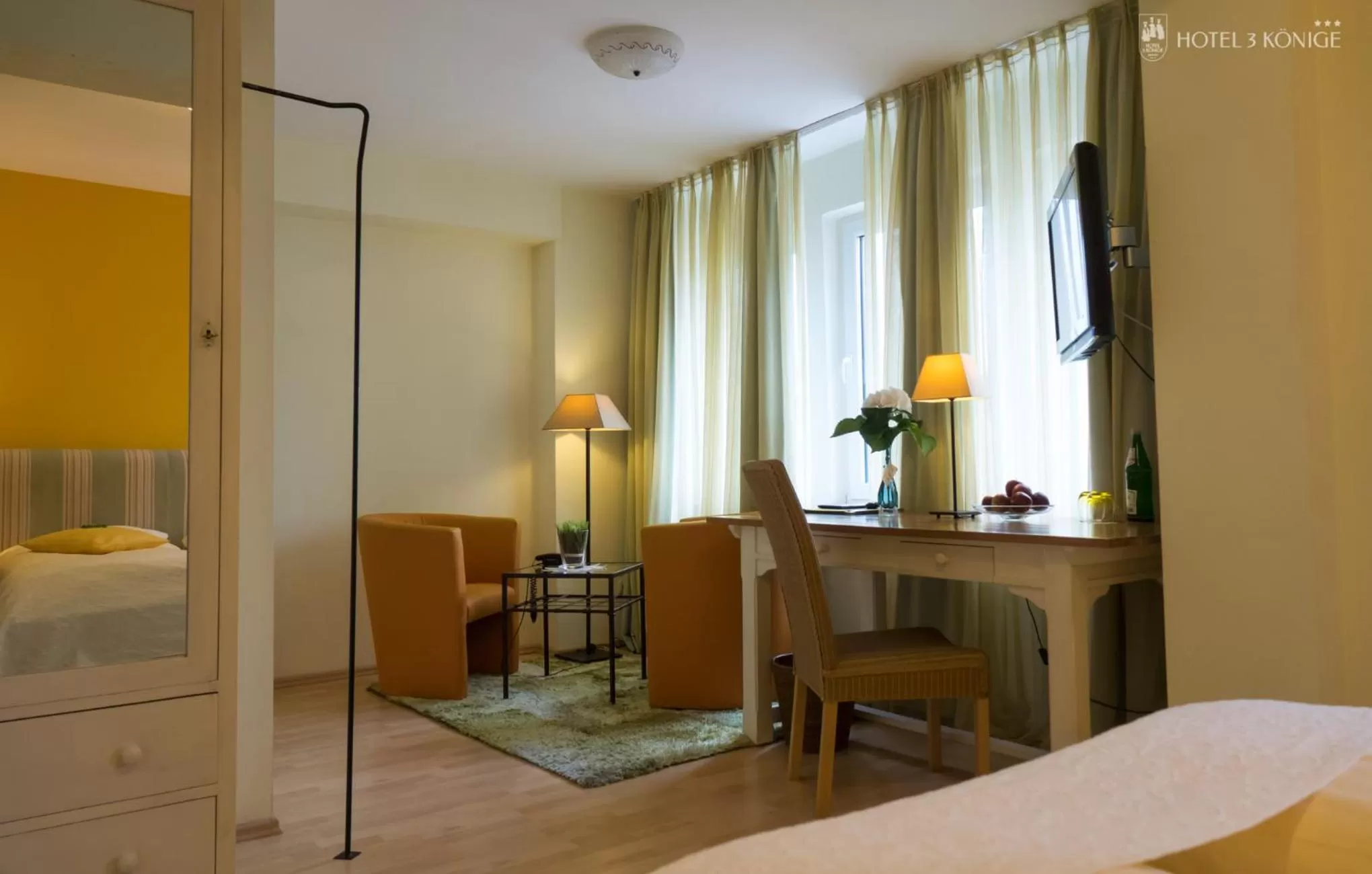 Living room, Bed in Hotel 3 Könige