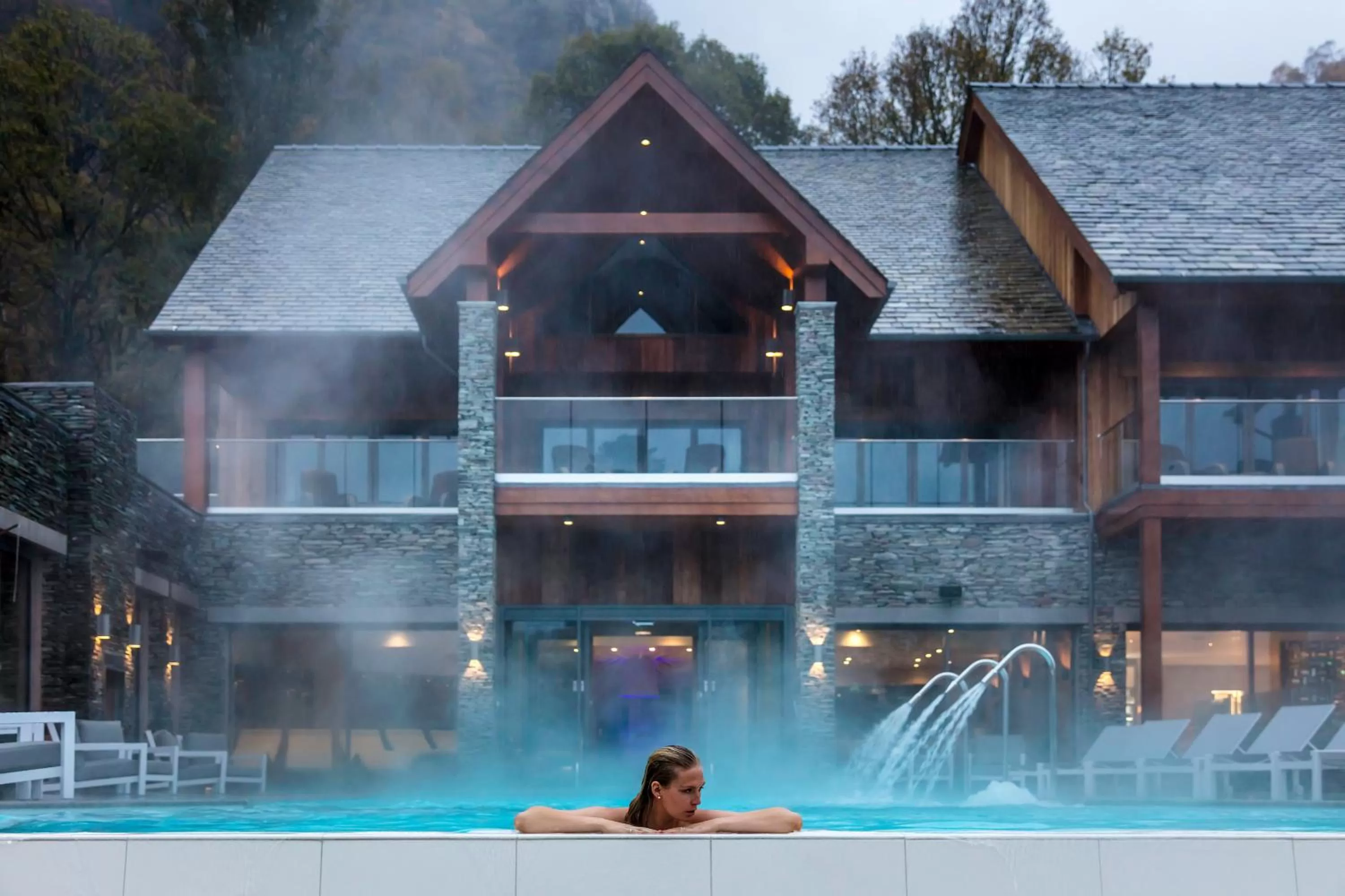 Hot Tub in Lodore Falls Hotel & Spa