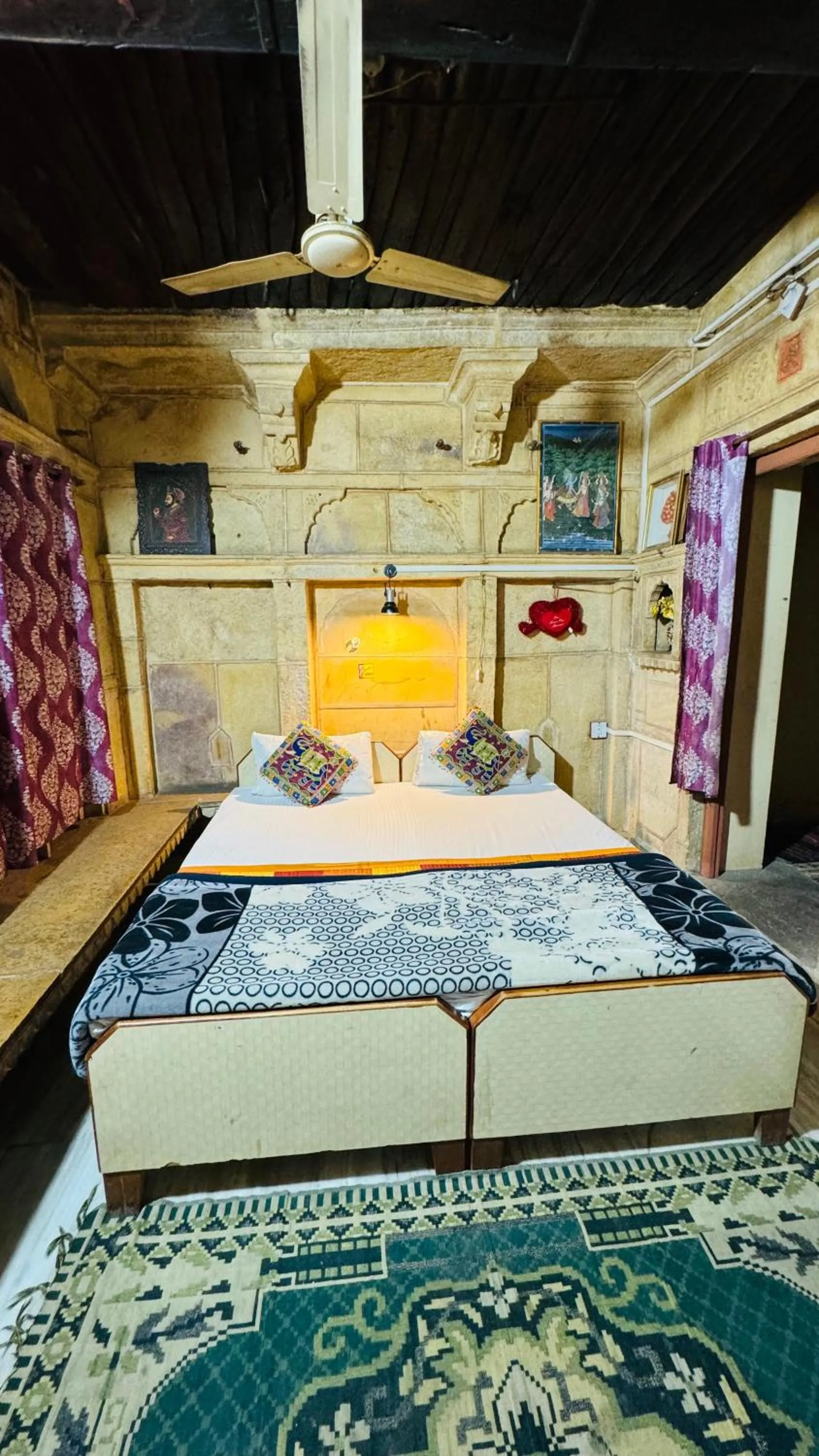 Bed in Mackpack Jaisalmer