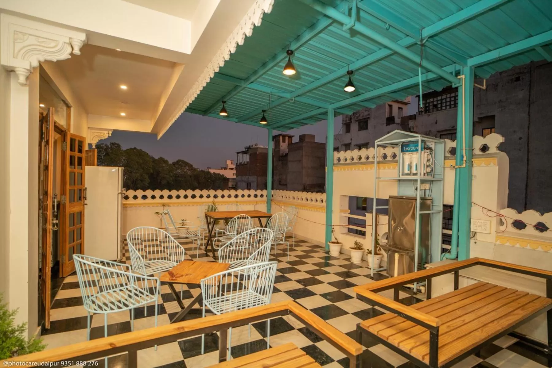 Restaurant/places to eat in Ostel By Orion Hotels -Udaipur