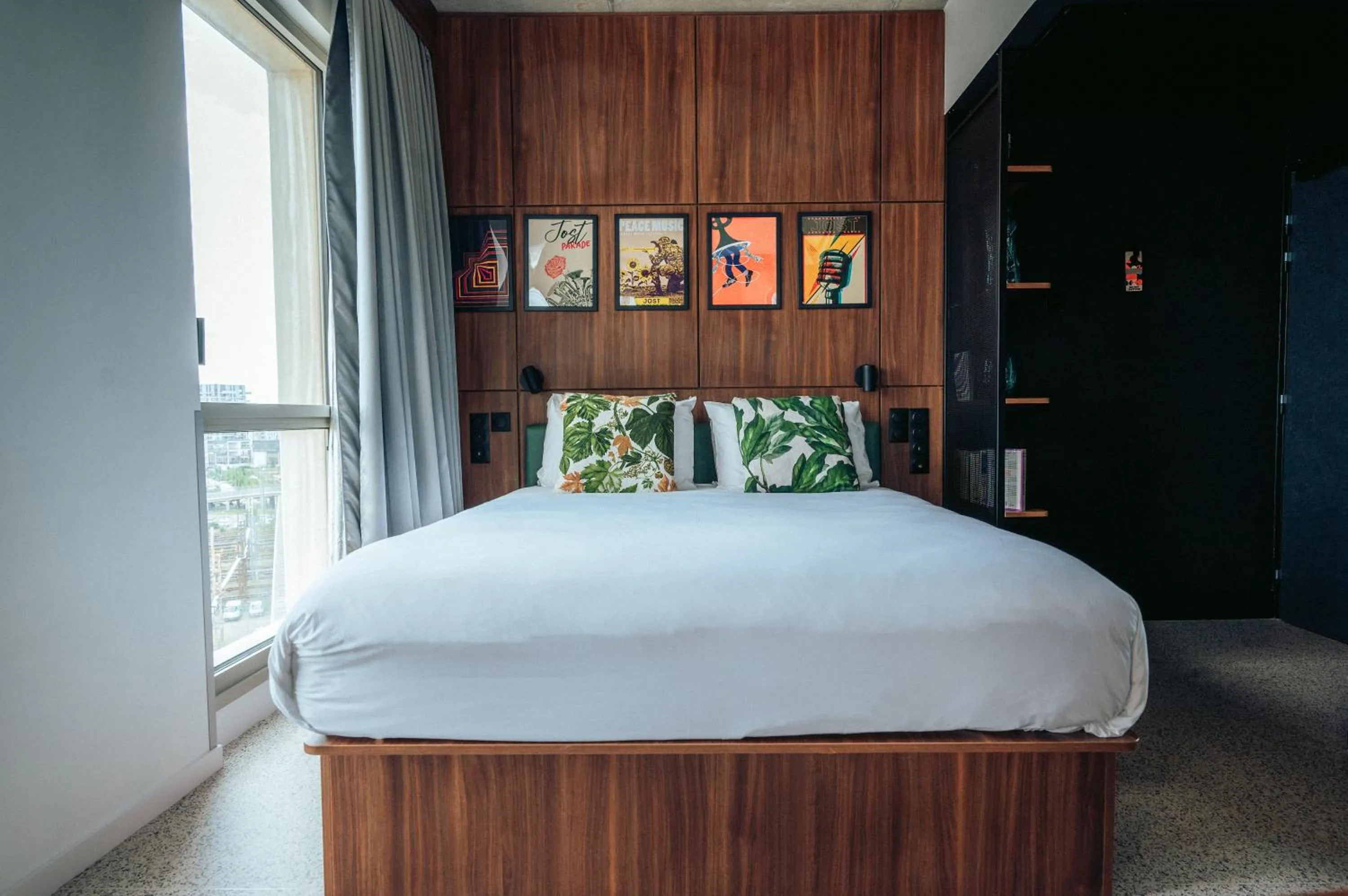 Bed in JOST Hôtel Bordeaux Centre Gare Saint Jean