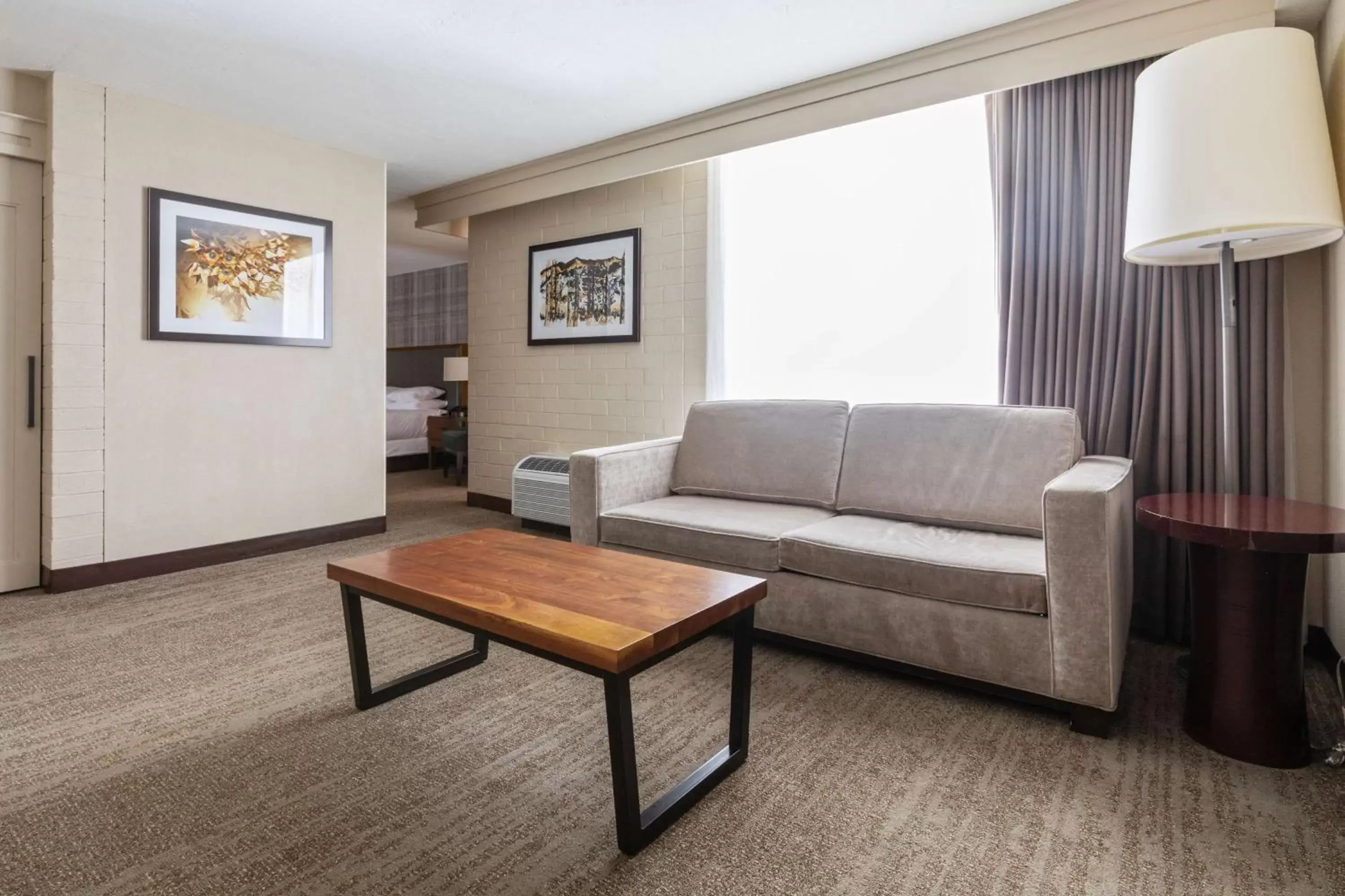 Junior King Suite in DoubleTree by Hilton Hotel Park City - The Yarrow Junior King Suite in DoubleTree by Hilton Hotel Park City - The Yarrow