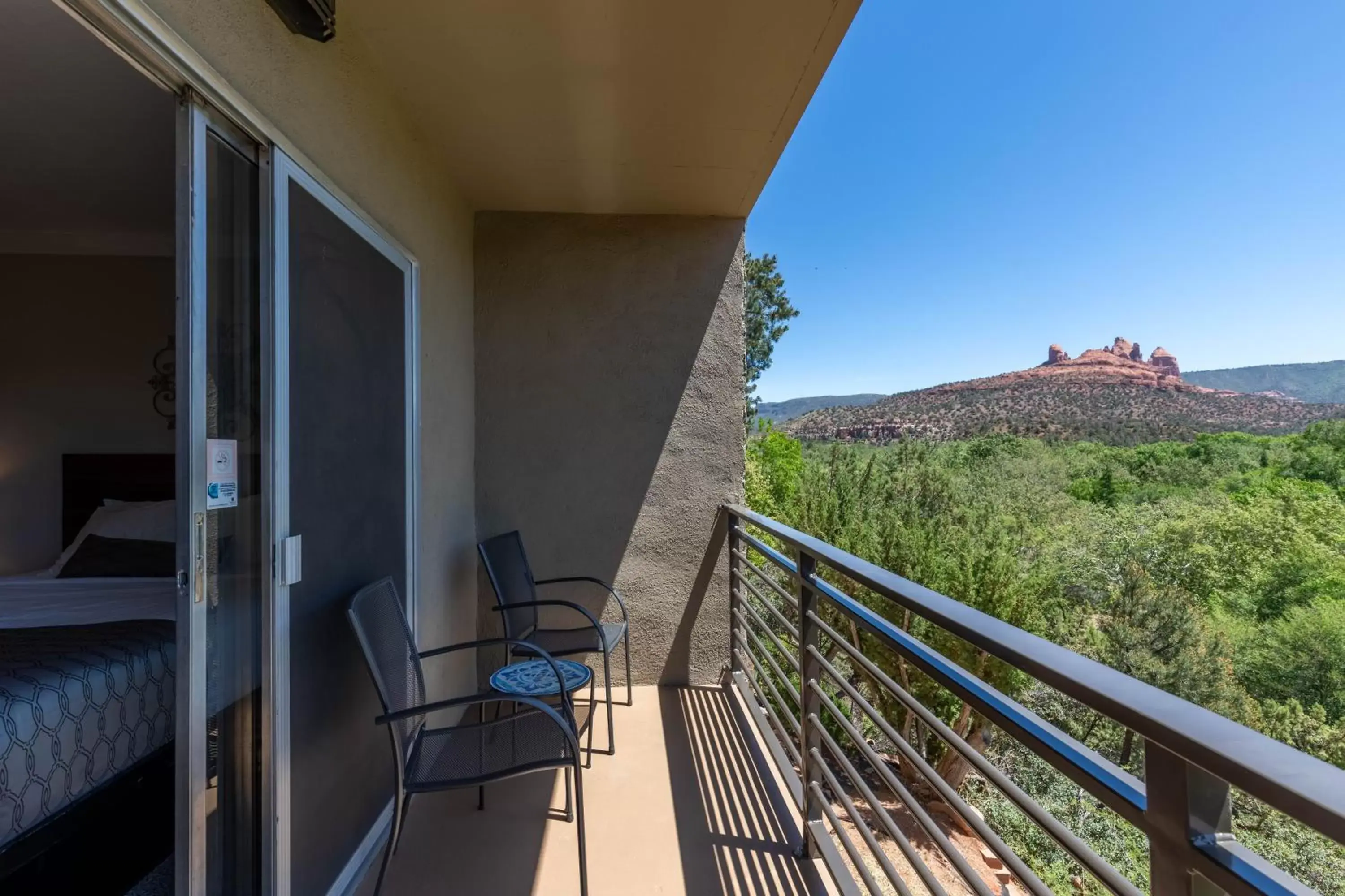 Queen Room with Balcony in Cedars Resort Queen Room with Balcony in Cedars Resort