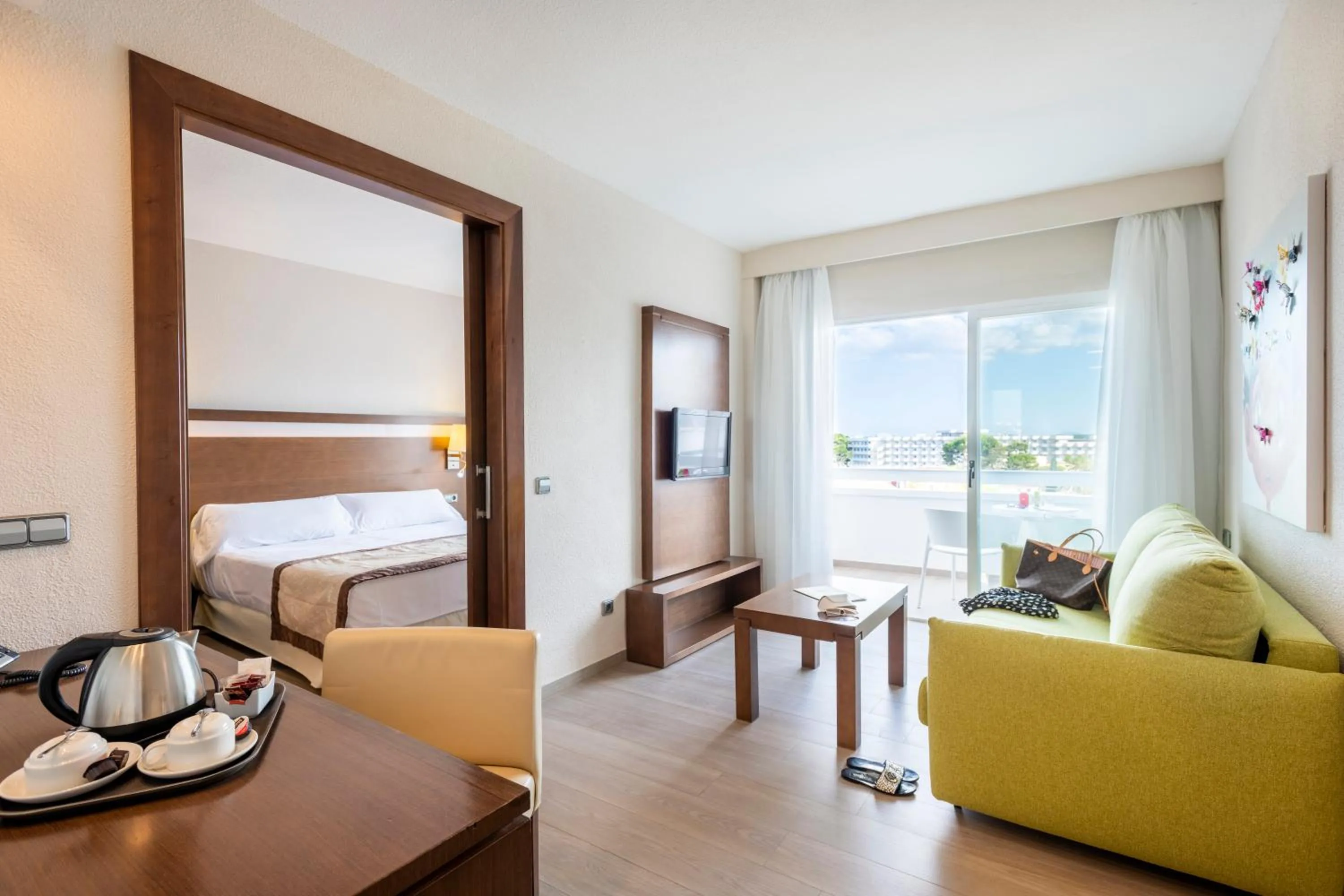 Living room, Bed in Hotel Condesa