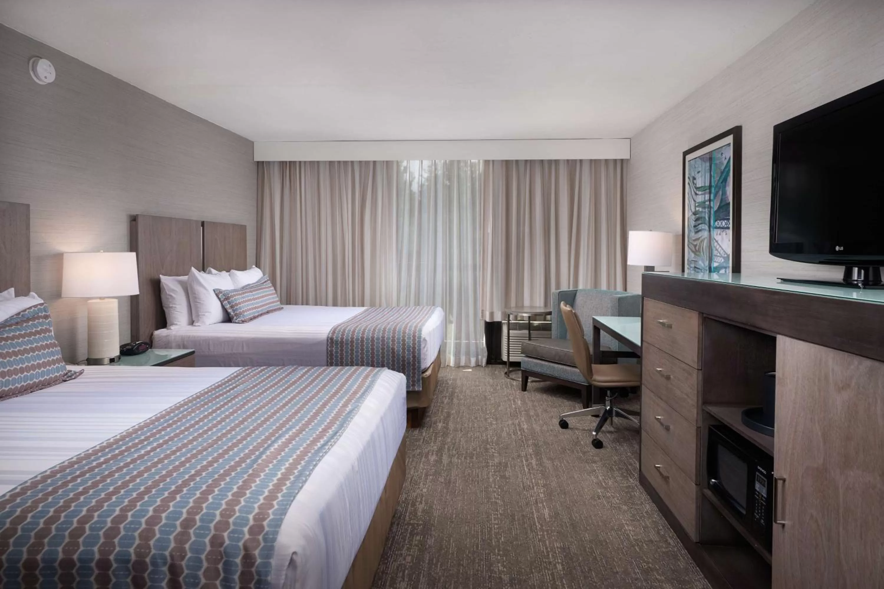 Photo of the whole room, Bed in Best Western Plus Agate Beach Inn